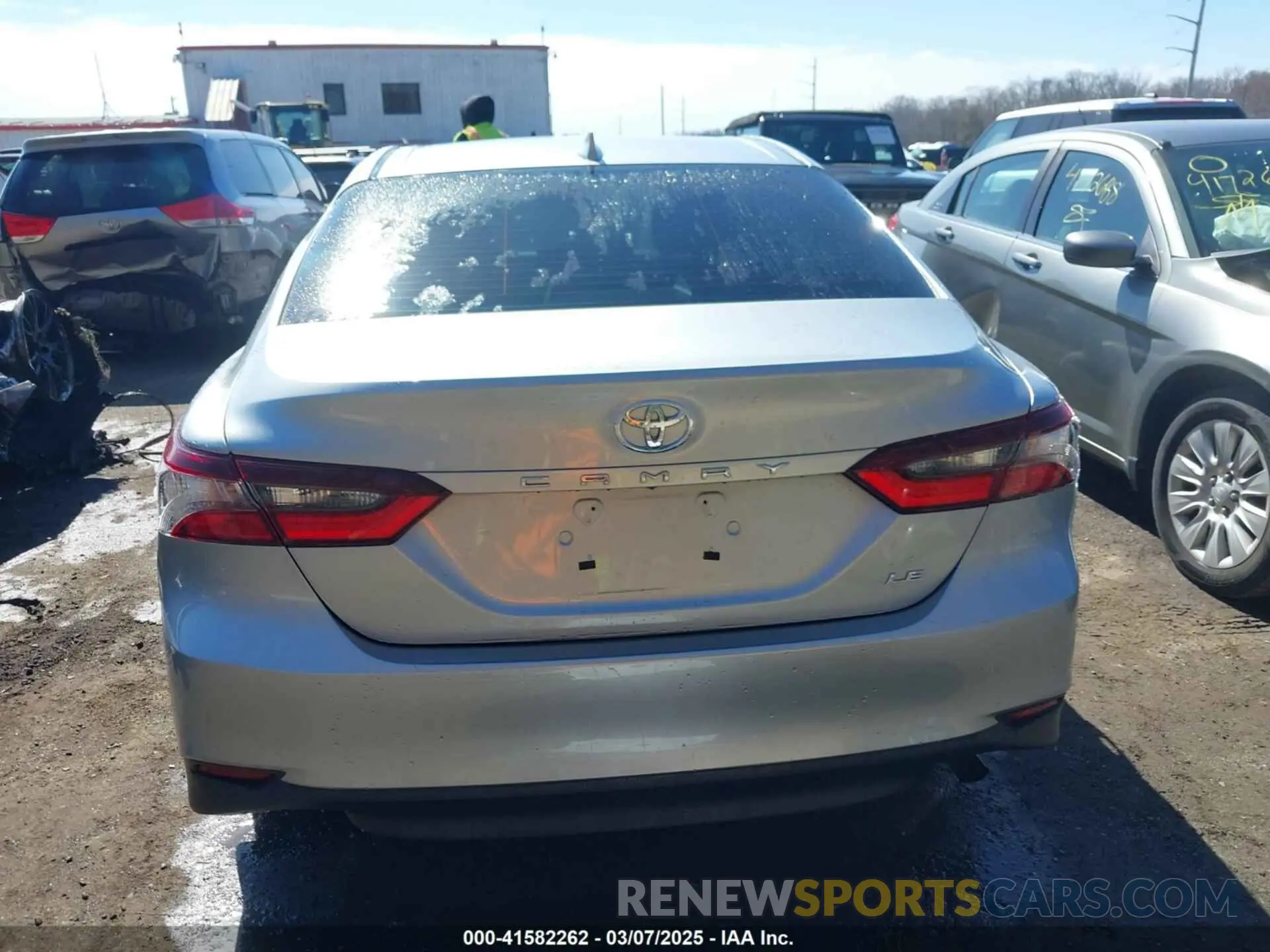17 fotografías del automóvil dañado 4T1C11AKXPU144122 TOYOTA CAMRY 2023