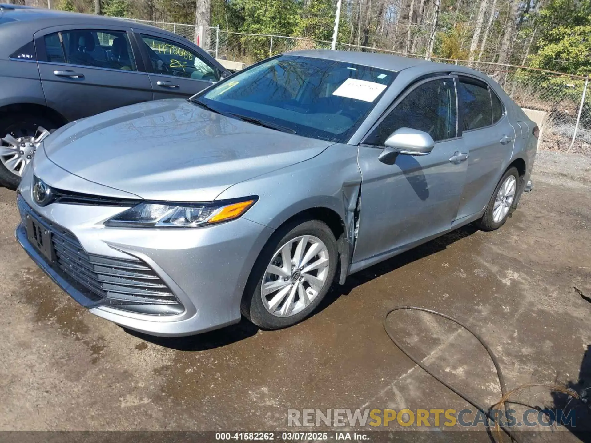 2 fotografías del automóvil dañado 4T1C11AKXPU144122 TOYOTA CAMRY 2023