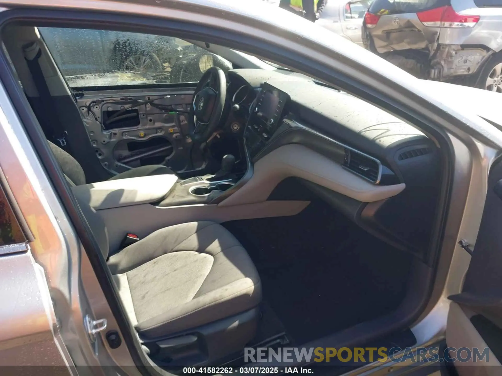 5 fotografías del automóvil dañado 4T1C11AKXPU144122 TOYOTA CAMRY 2023