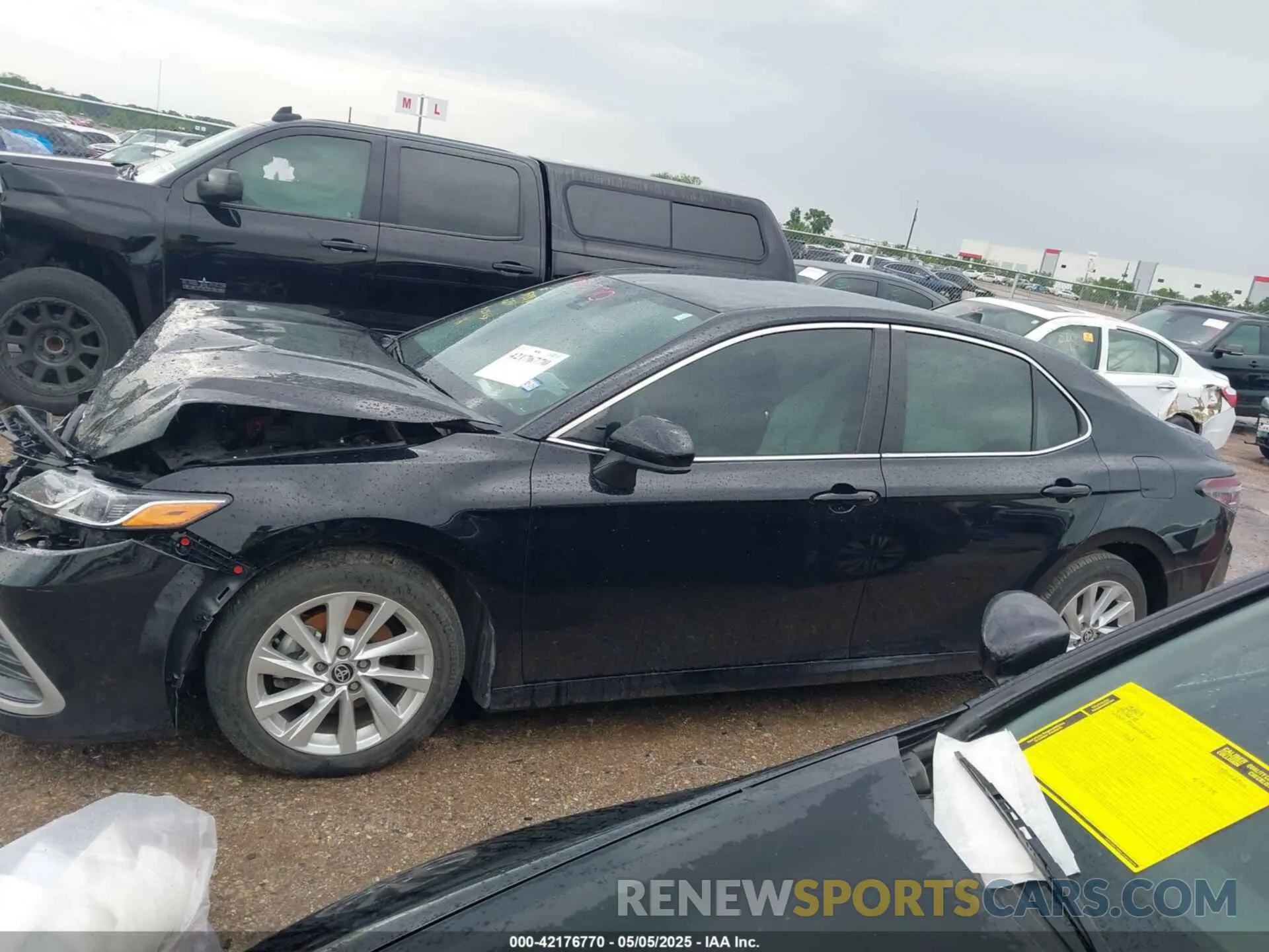 14 fotografías del automóvil dañado 4T1C11AKXPU766851 TOYOTA CAMRY 2023