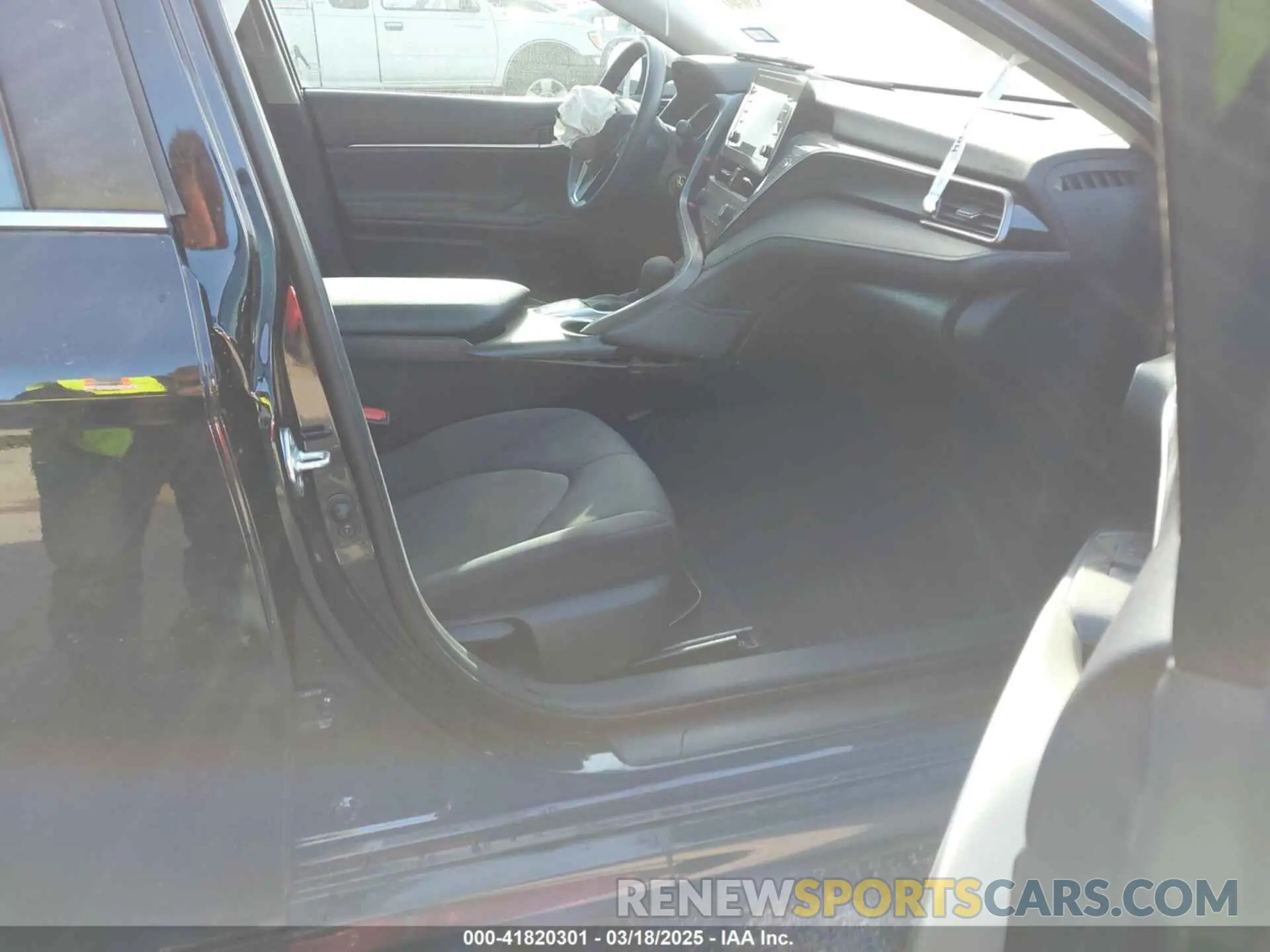 5 fotografías del automóvil dañado 4T1C11AKXPU767899 TOYOTA CAMRY 2023