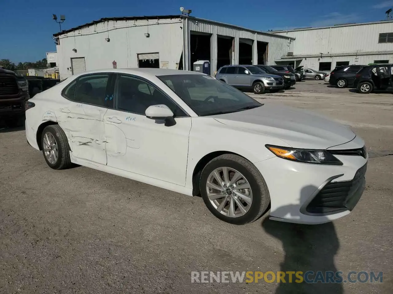 4 fotografías del automóvil dañado 4T1C11AKXPU776926 TOYOTA CAMRY 2023
