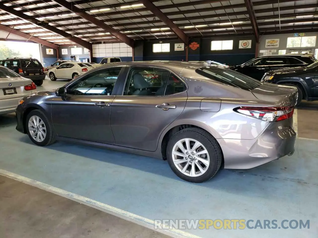 2 fotografías del automóvil dañado 4T1C11BK1PU080745 TOYOTA CAMRY 2023