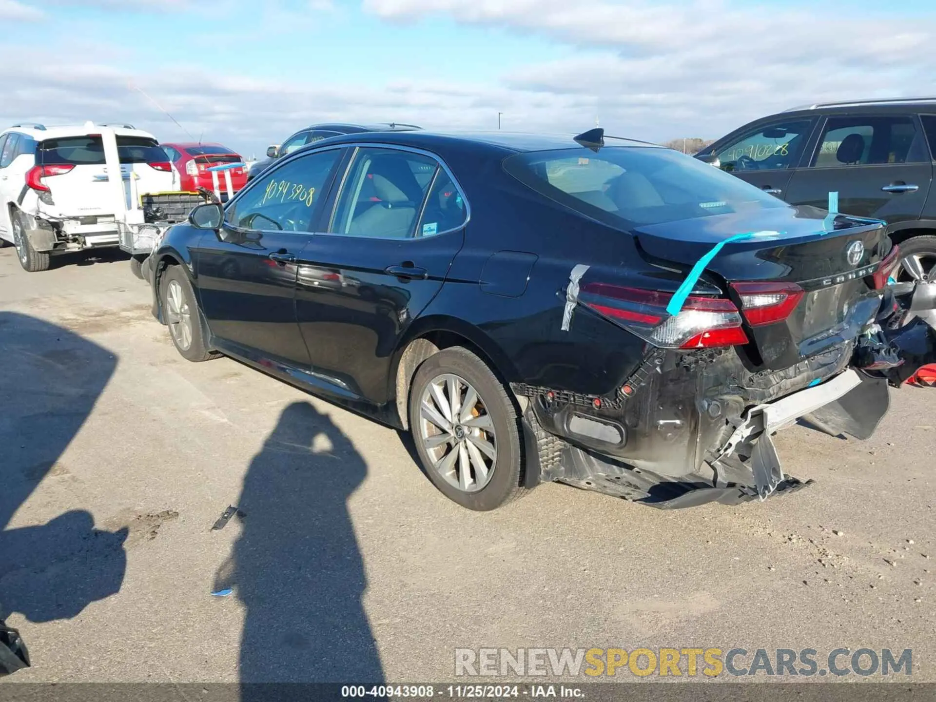 3 fotografías del automóvil dañado 4T1C11BK3PU091620 TOYOTA CAMRY 2023