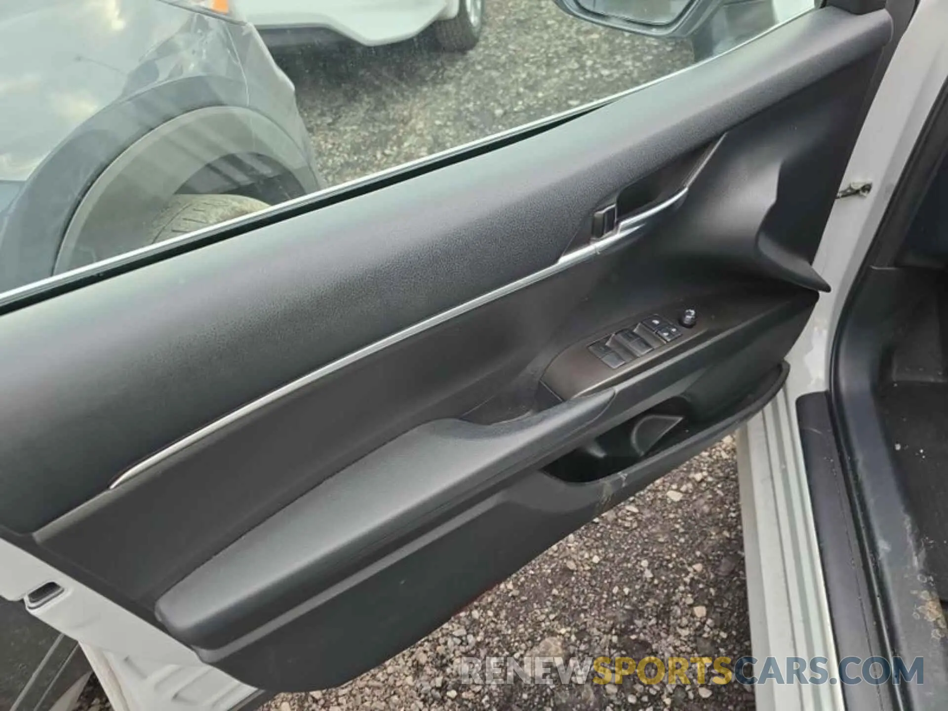 4 fotografías del automóvil dañado 4T1C11BK4PU081906 TOYOTA CAMRY 2023