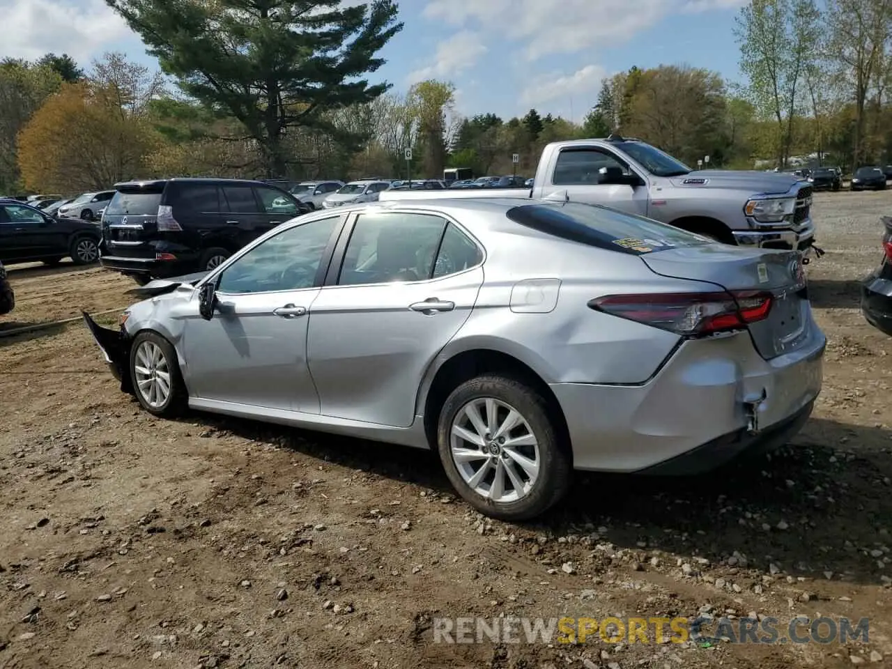 2 fotografías del automóvil dañado 4T1C11BK4PU105511 TOYOTA CAMRY 2023