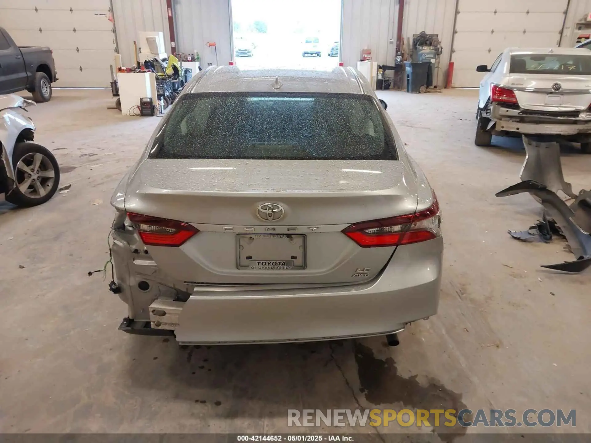 16 fotografías del automóvil dañado 4T1C11BK6PU092261 TOYOTA CAMRY 2023