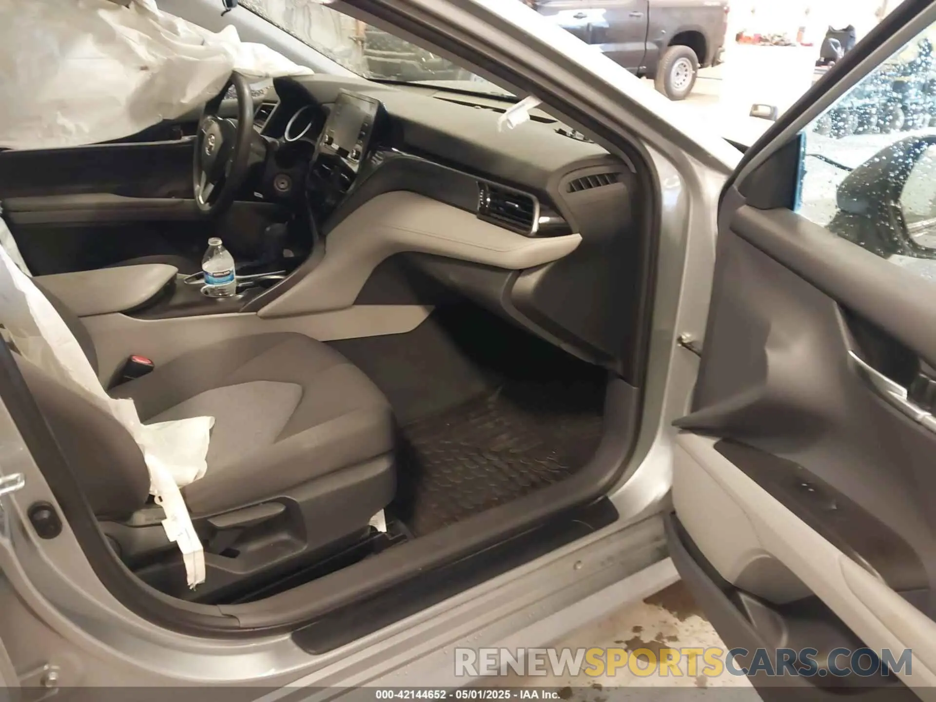 5 fotografías del automóvil dañado 4T1C11BK6PU092261 TOYOTA CAMRY 2023