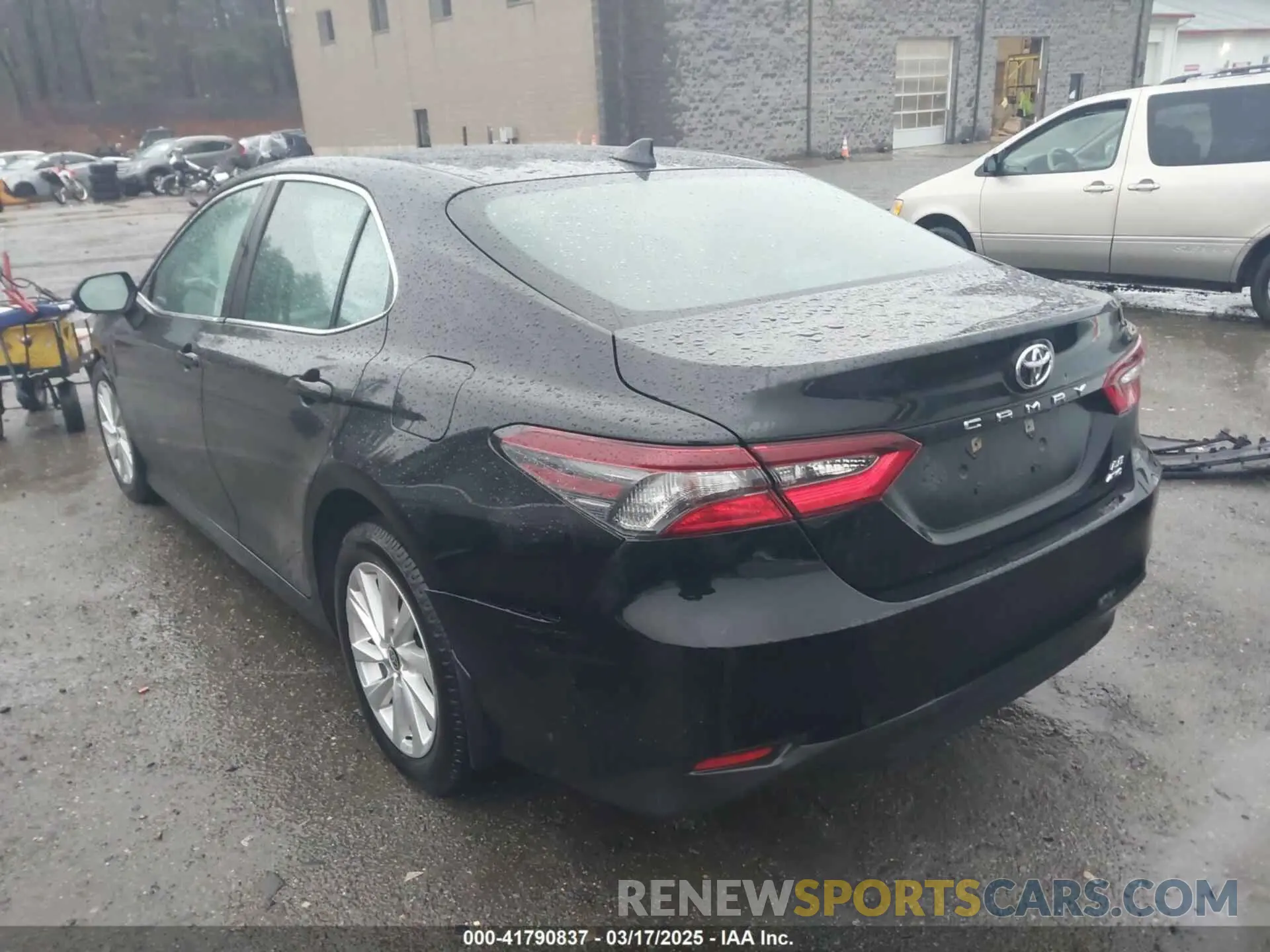 15 fotografías del automóvil dañado 4T1C11BK6PU106532 TOYOTA CAMRY 2023