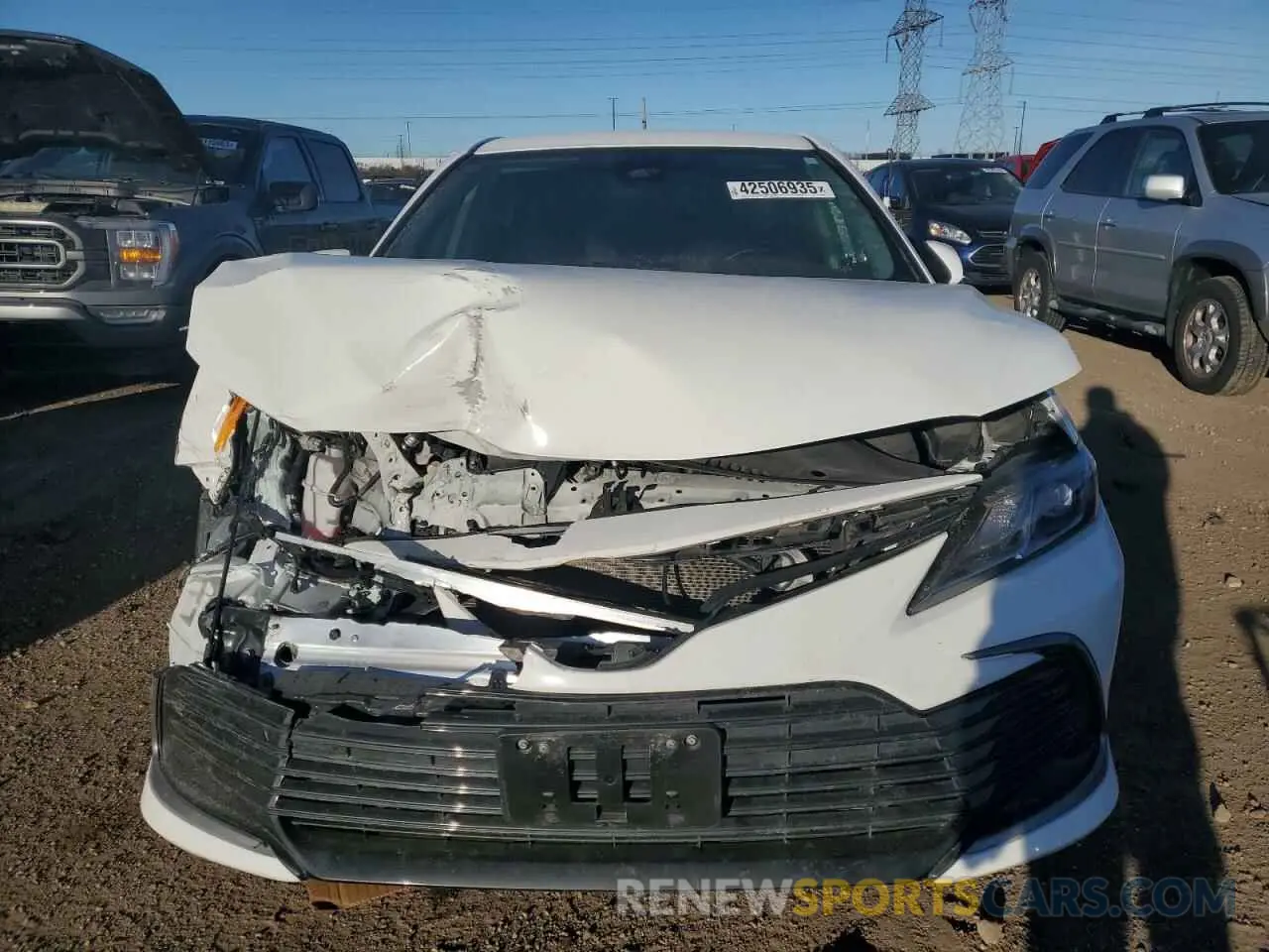 5 fotografías del automóvil dañado 4T1C31AK0PU049501 TOYOTA CAMRY 2023