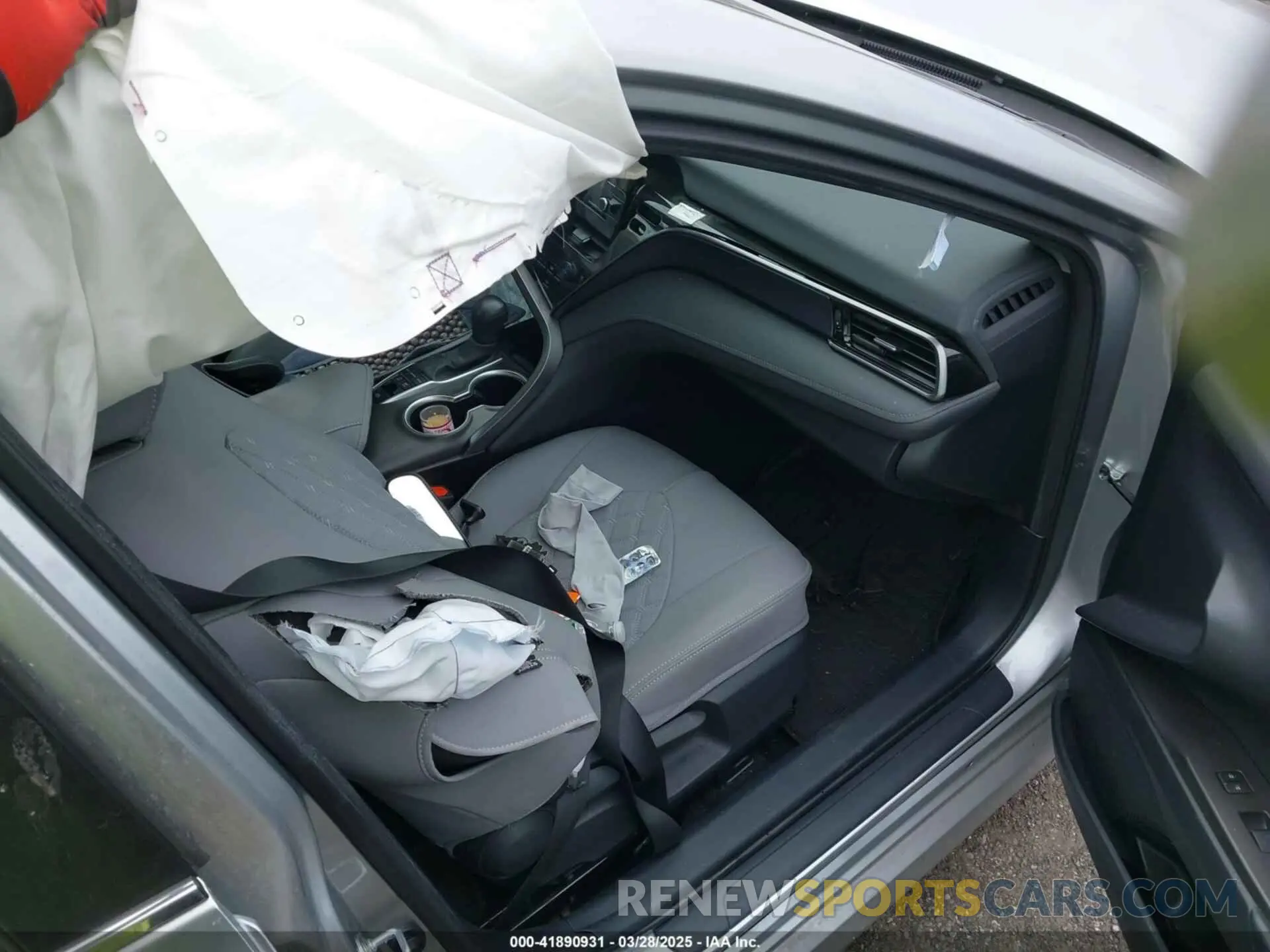 5 fotografías del automóvil dañado 4T1C31AK3PU620477 TOYOTA CAMRY 2023