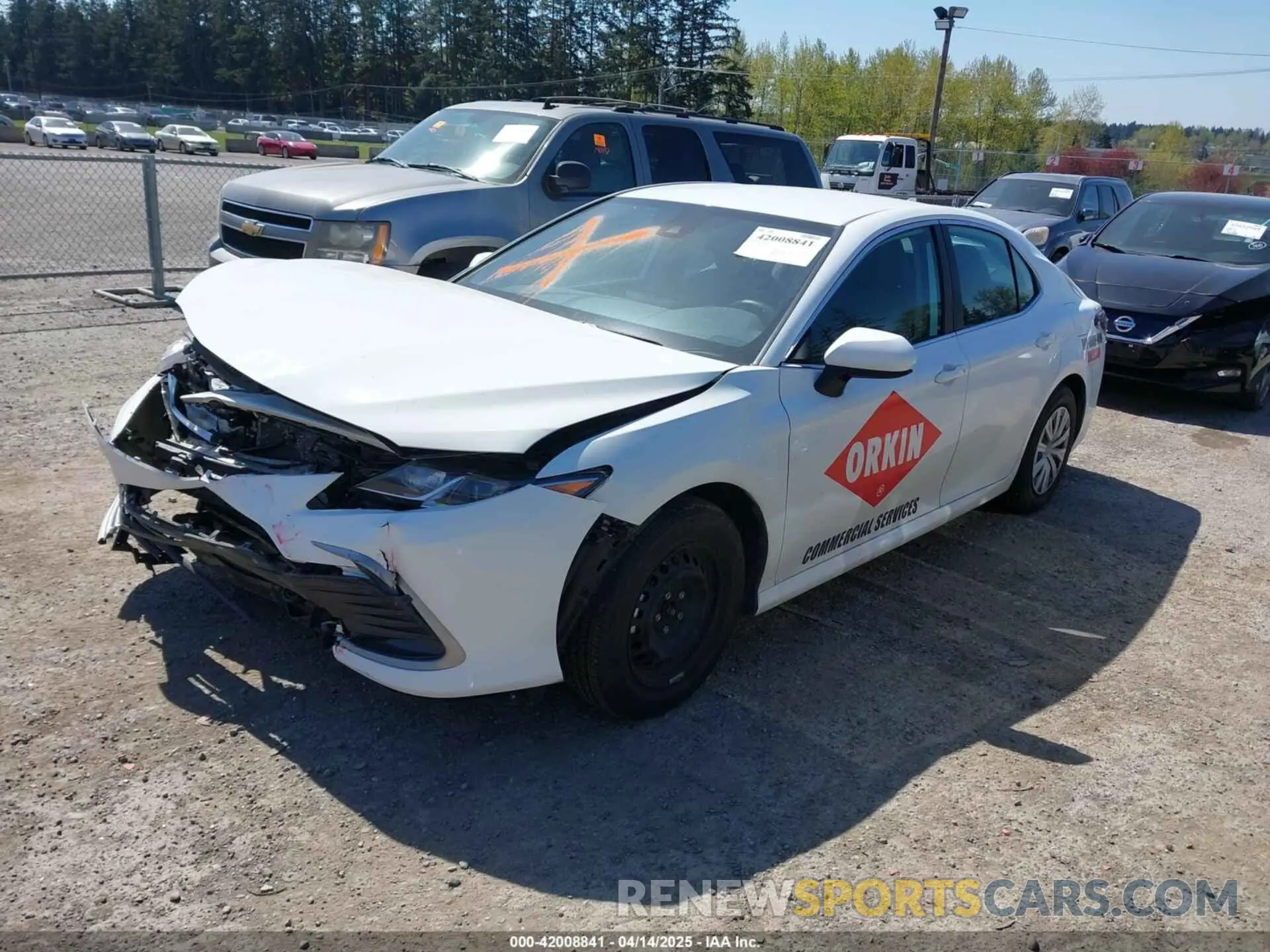 2 fotografías del automóvil dañado 4T1C31AK6PU619355 TOYOTA CAMRY 2023