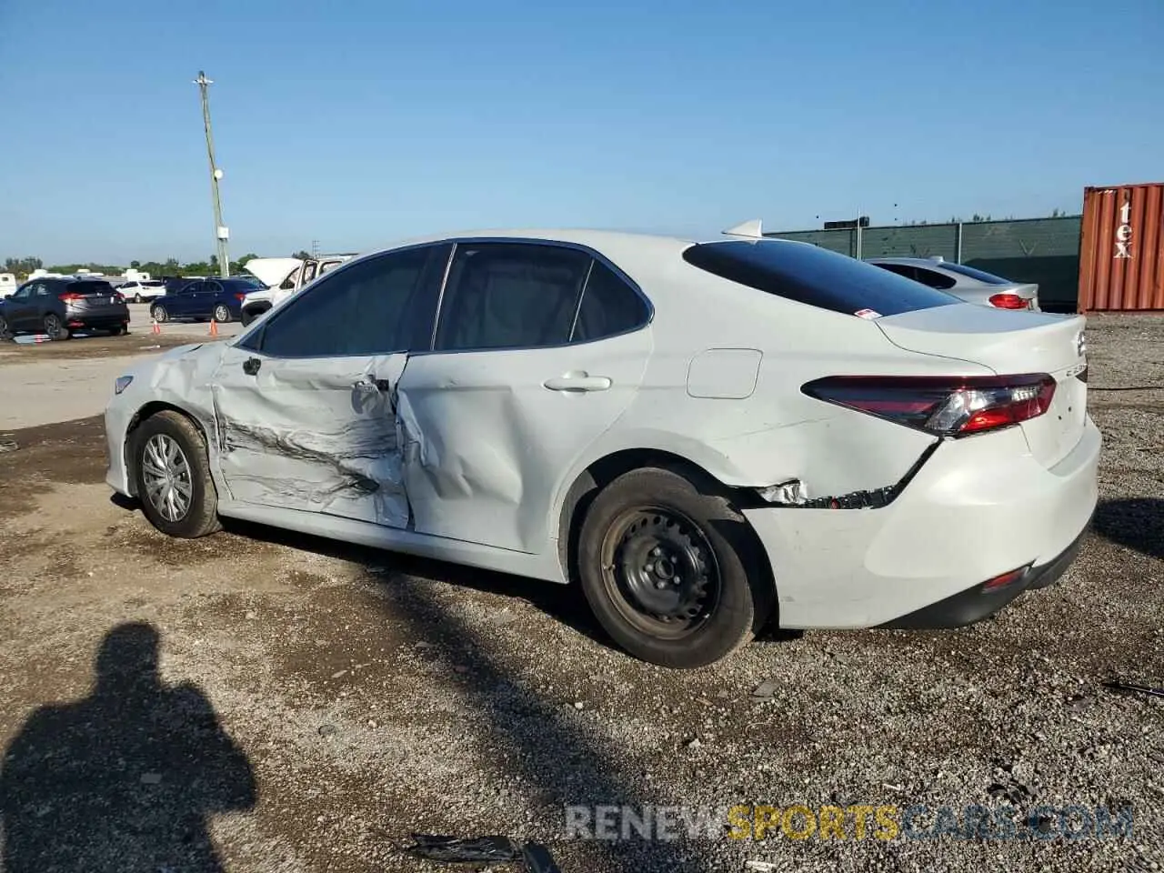 2 fotografías del automóvil dañado 4T1C31AK7PU056185 TOYOTA CAMRY 2023