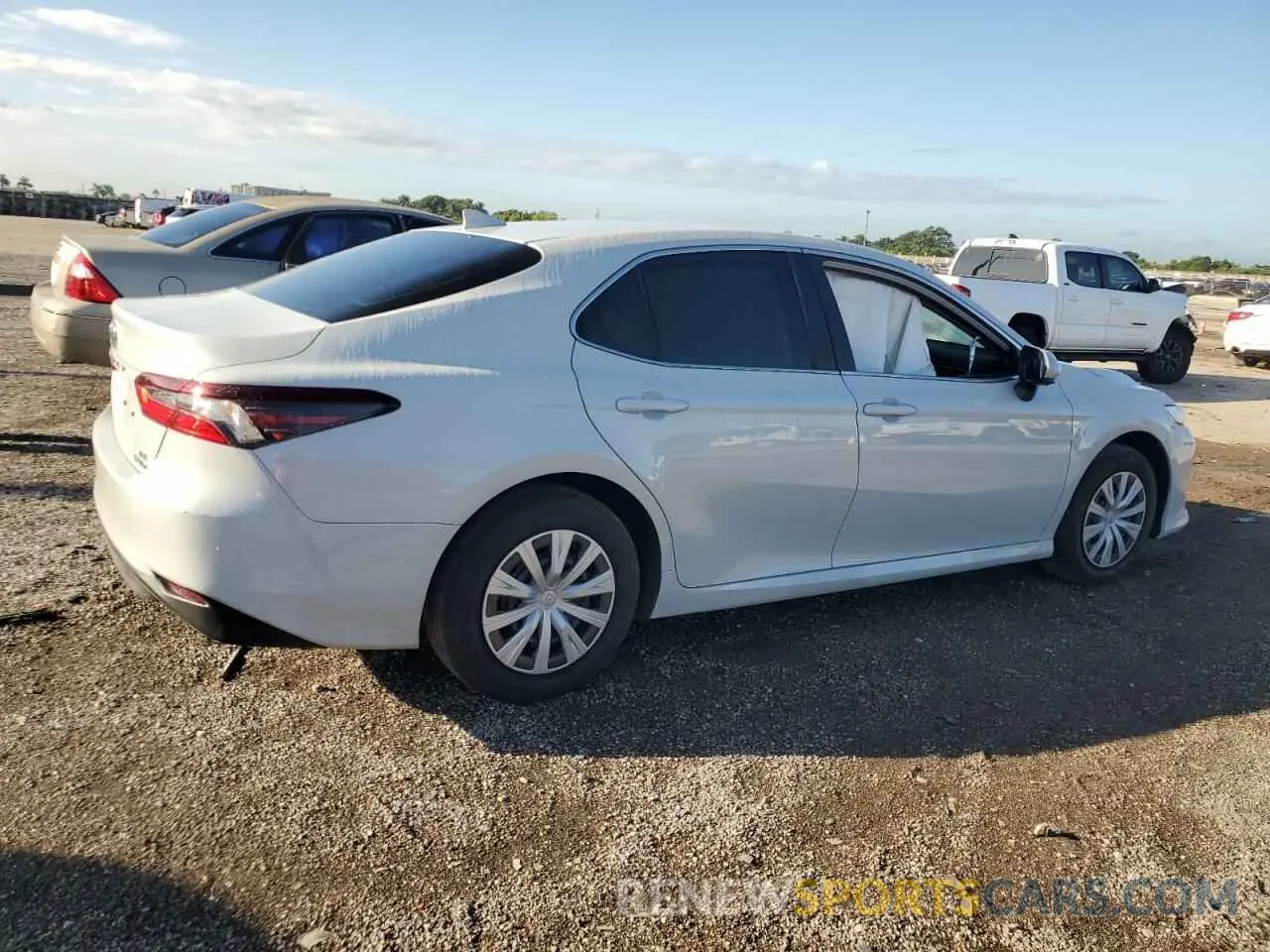 3 fotografías del automóvil dañado 4T1C31AK7PU056185 TOYOTA CAMRY 2023