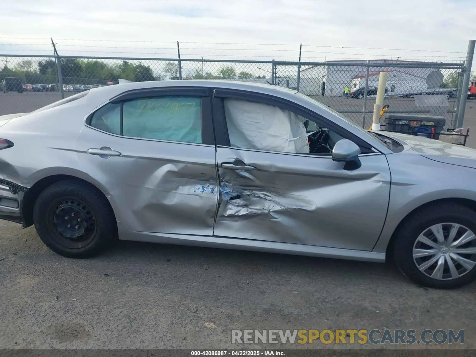 13 fotografías del automóvil dañado 4T1C31AK7PU600815 TOYOTA CAMRY 2023