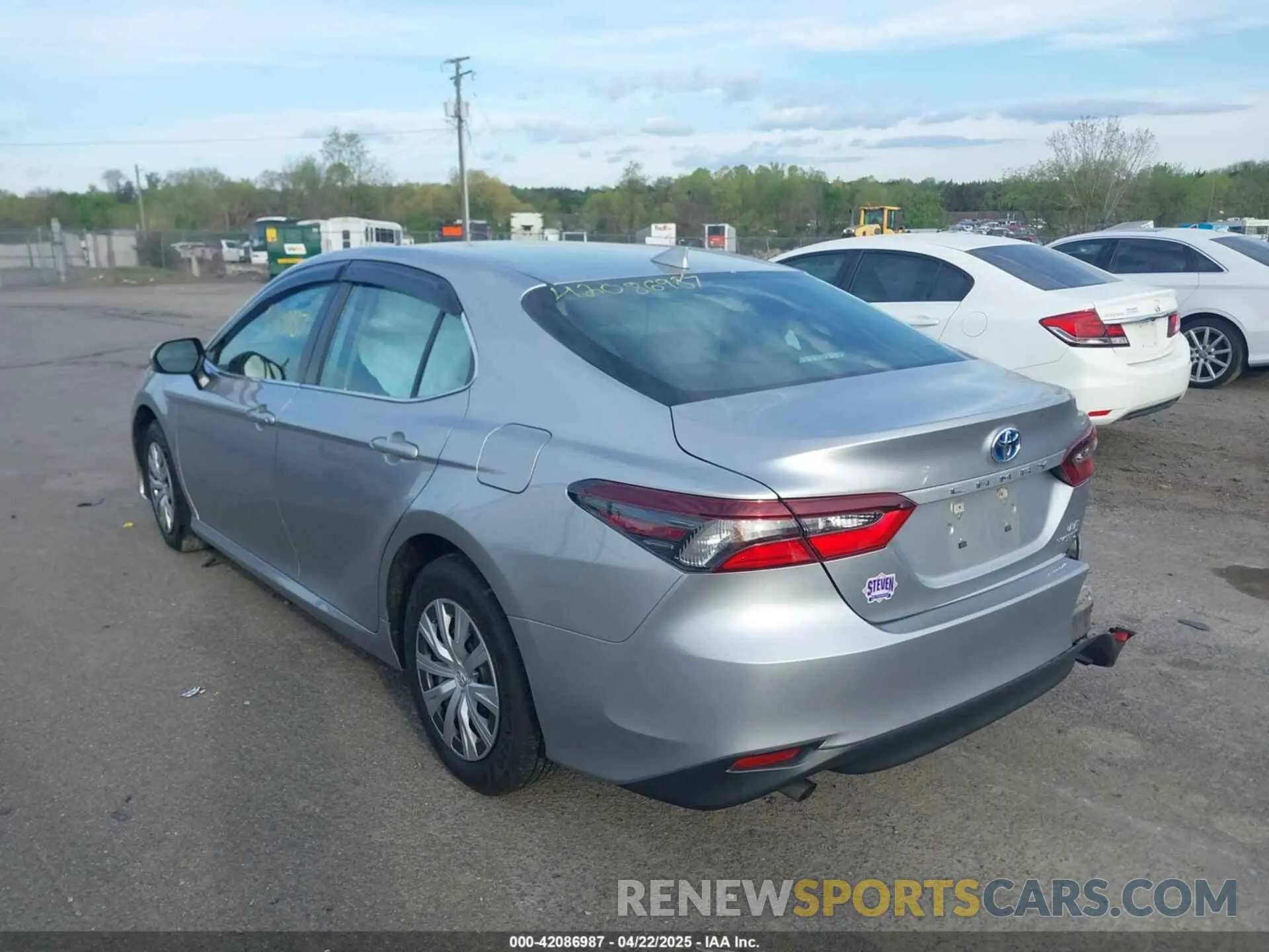 3 fotografías del automóvil dañado 4T1C31AK7PU600815 TOYOTA CAMRY 2023