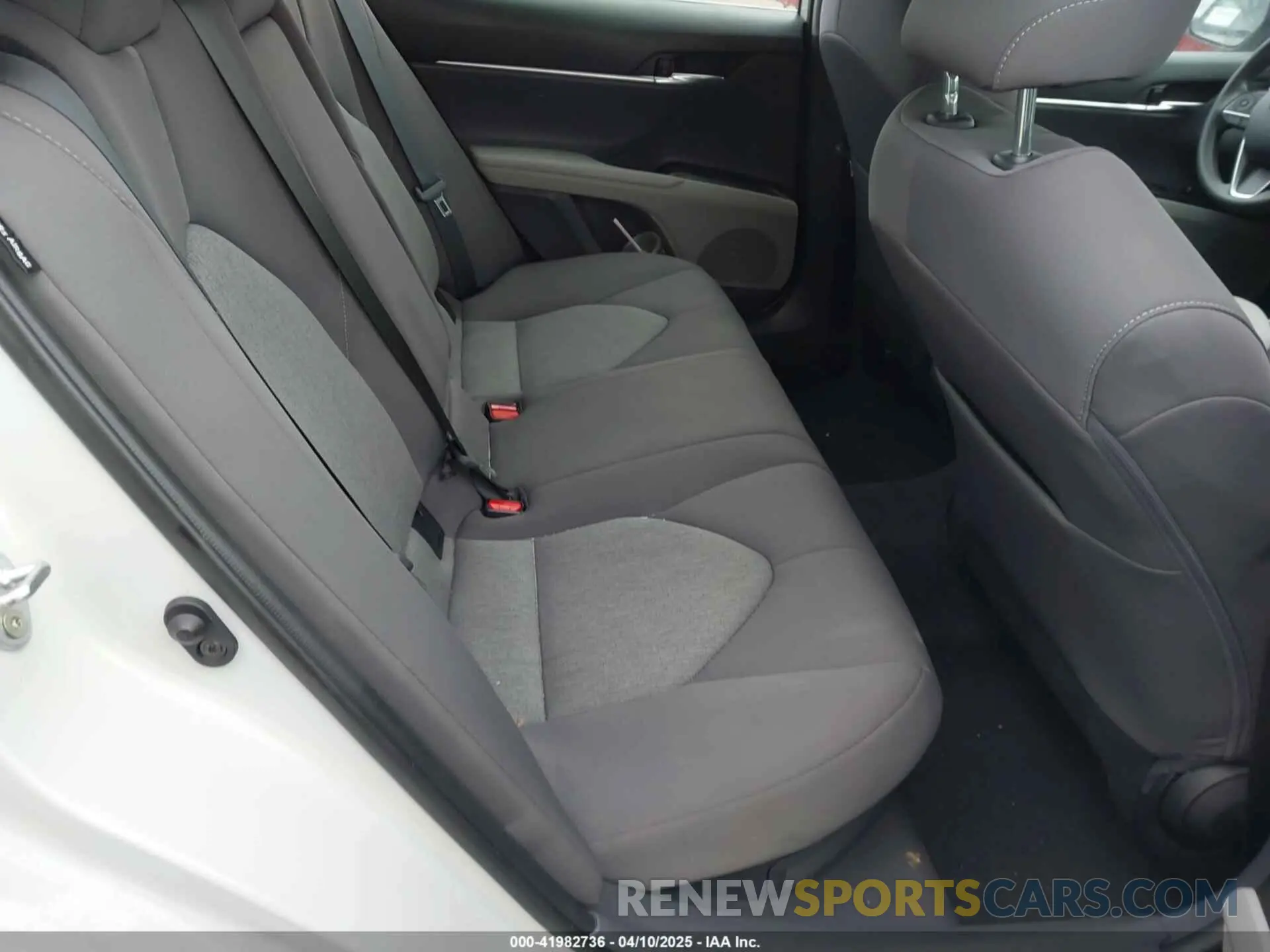 8 fotografías del automóvil dañado 4T1C31AK8PU052114 TOYOTA CAMRY 2023