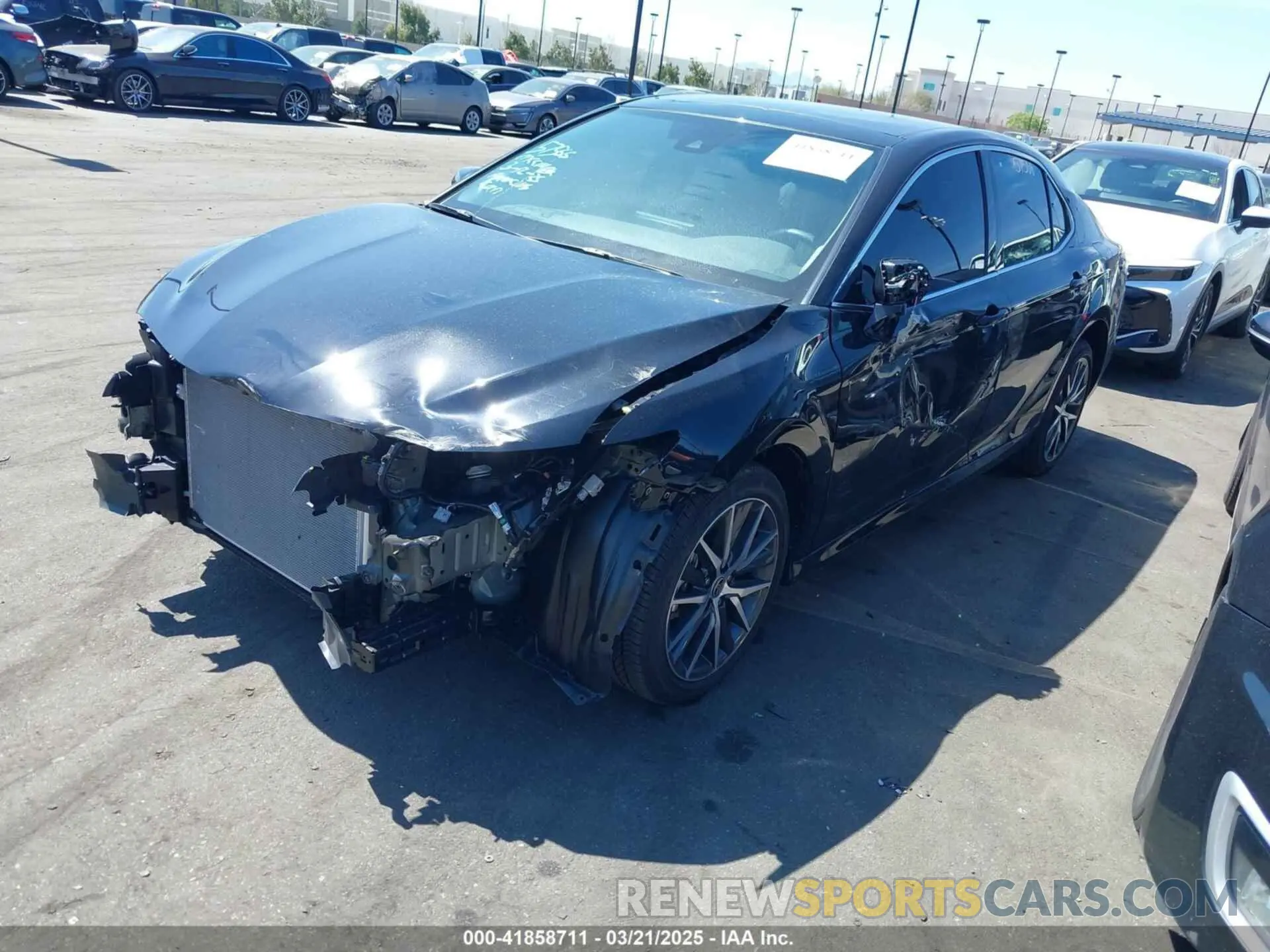 2 fotografías del automóvil dañado 4T1F11AK1PU181802 TOYOTA CAMRY 2023