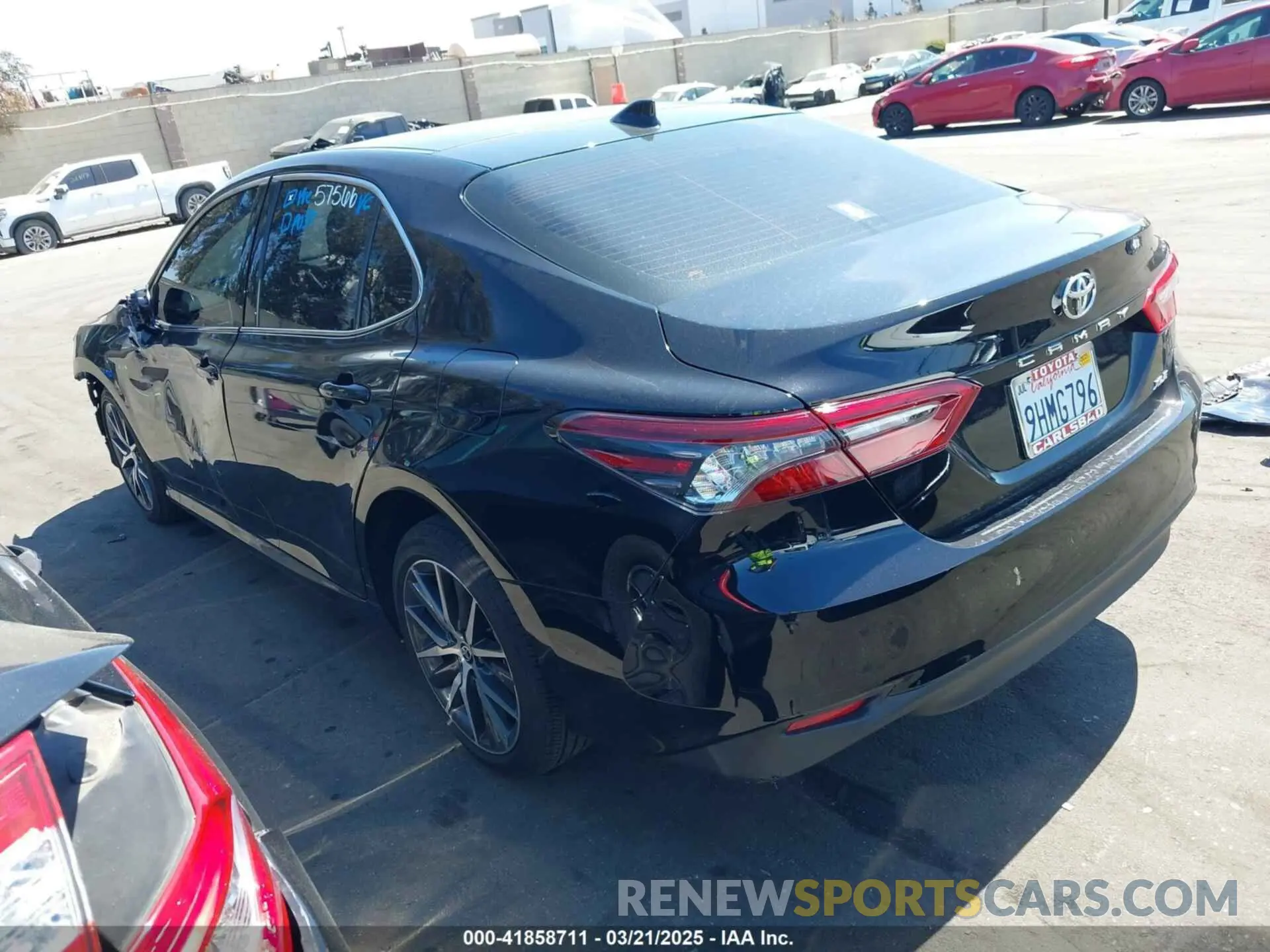 3 fotografías del automóvil dañado 4T1F11AK1PU181802 TOYOTA CAMRY 2023