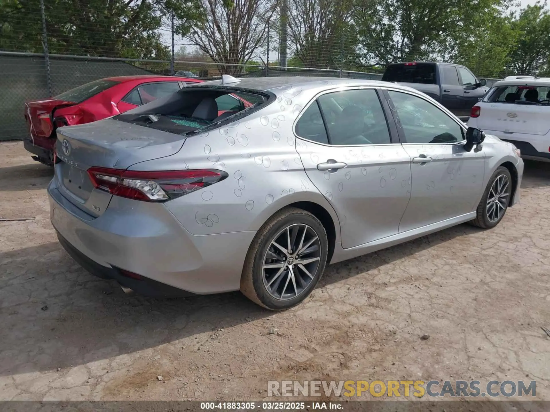 4 fotografías del automóvil dañado 4T1F11AK1PU817988 TOYOTA CAMRY 2023