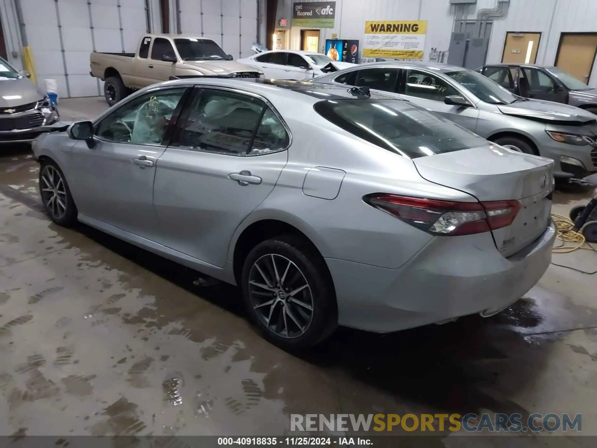 3 fotografías del automóvil dañado 4T1F11AK7PU806235 TOYOTA CAMRY 2023