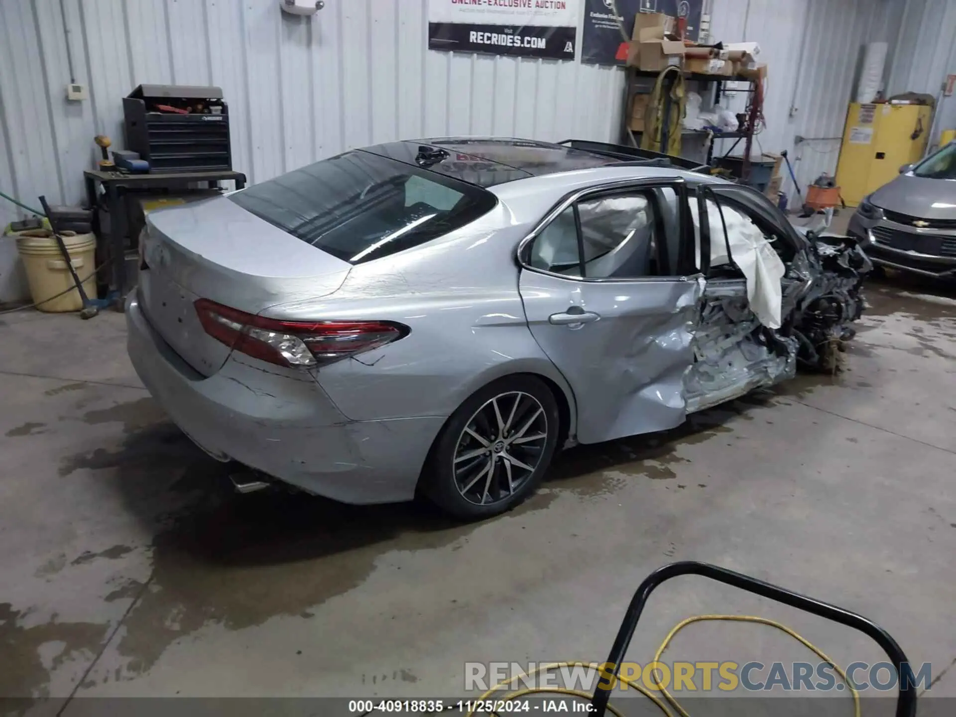 4 fotografías del automóvil dañado 4T1F11AK7PU806235 TOYOTA CAMRY 2023