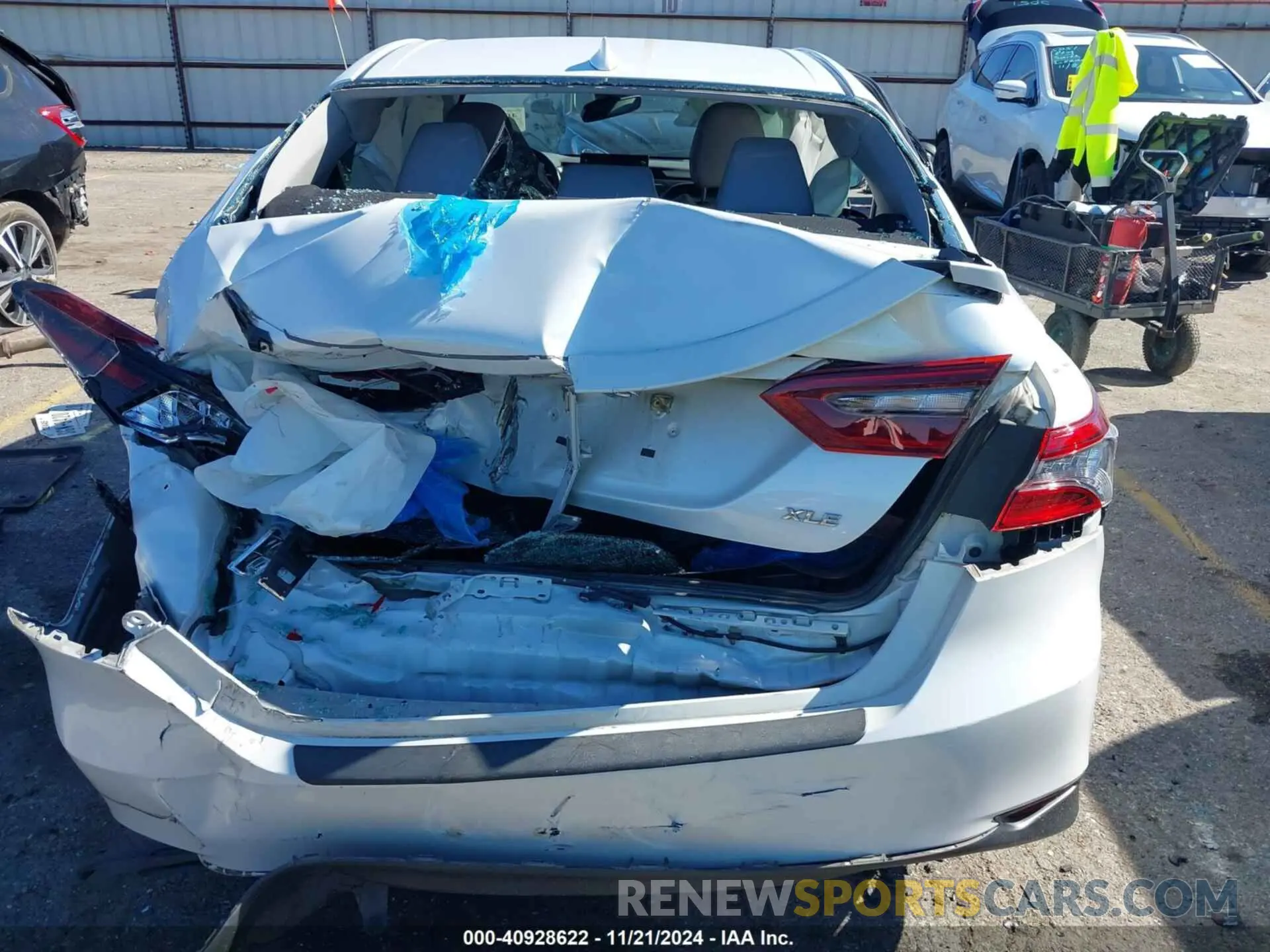 16 fotografías del automóvil dañado 4T1F11AKXPU727240 TOYOTA CAMRY 2023