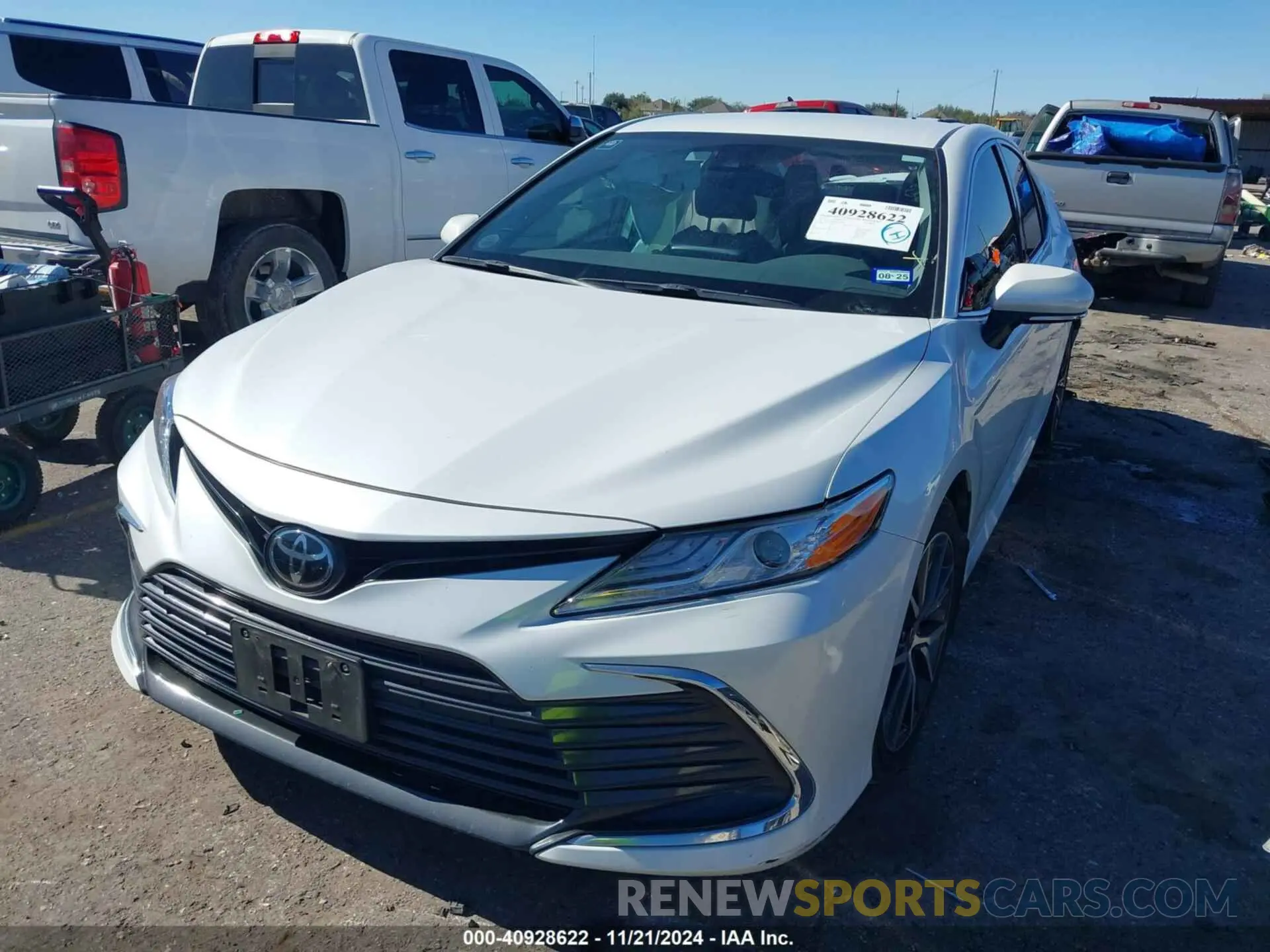 2 fotografías del automóvil dañado 4T1F11AKXPU727240 TOYOTA CAMRY 2023