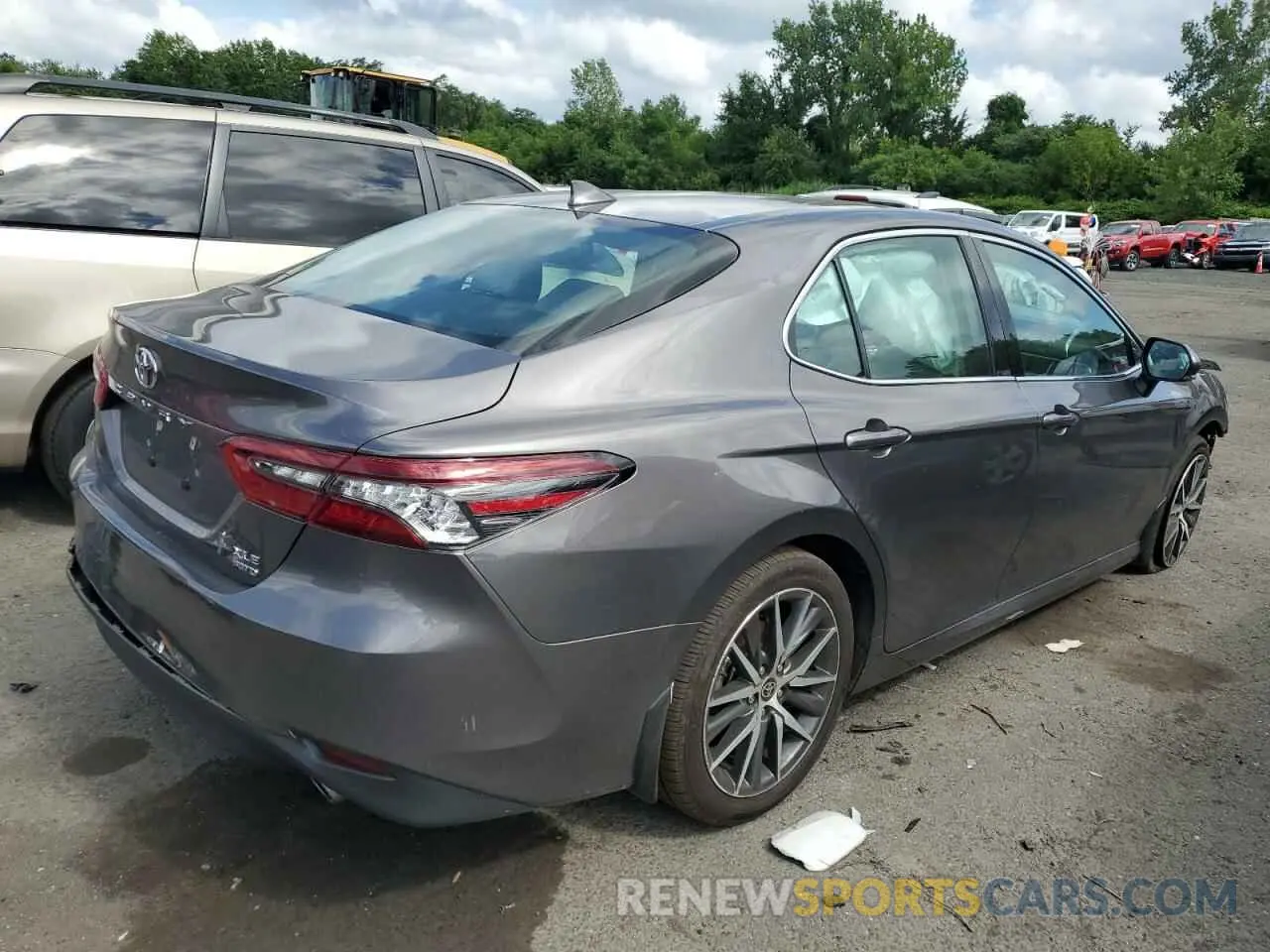 3 fotografías del automóvil dañado 4T1F11BK9PU097936 TOYOTA CAMRY 2023