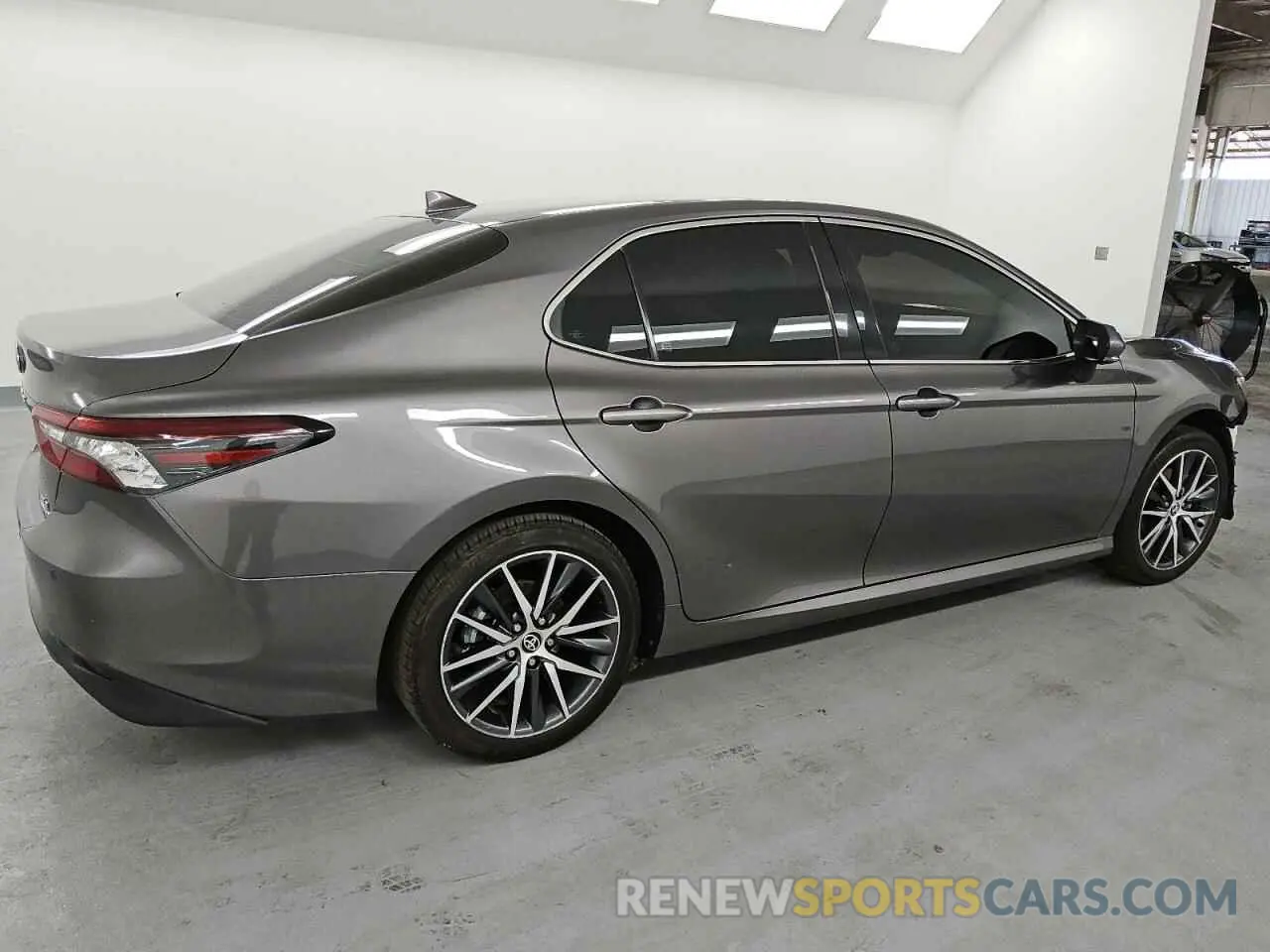 3 fotografías del automóvil dañado 4T1F31AK4PU608755 TOYOTA CAMRY 2023