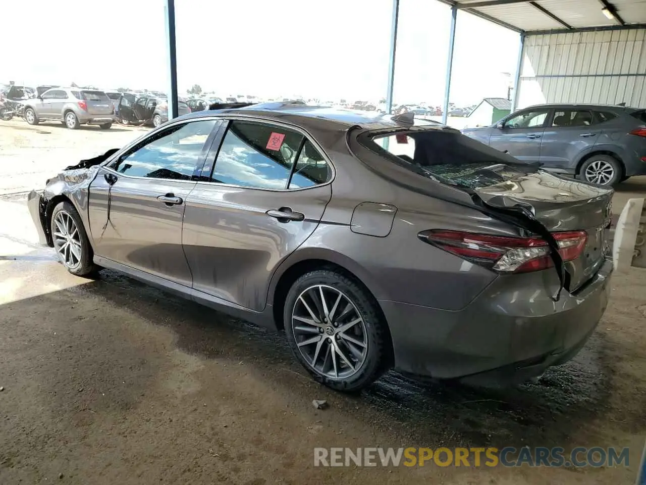 2 fotografías del automóvil dañado 4T1F31AK5PU053492 TOYOTA CAMRY 2023