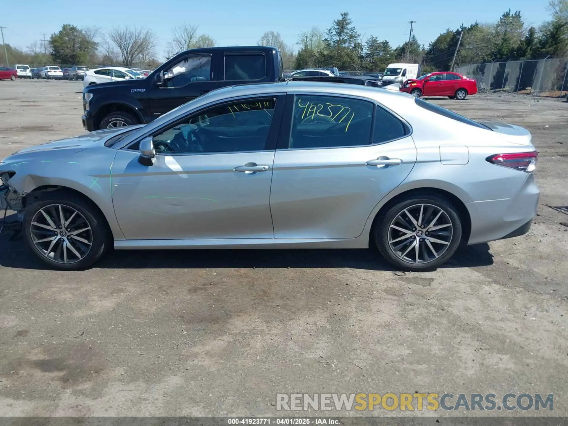 14 fotografías del automóvil dañado 4T1F31AK8PU618771 TOYOTA CAMRY 2023