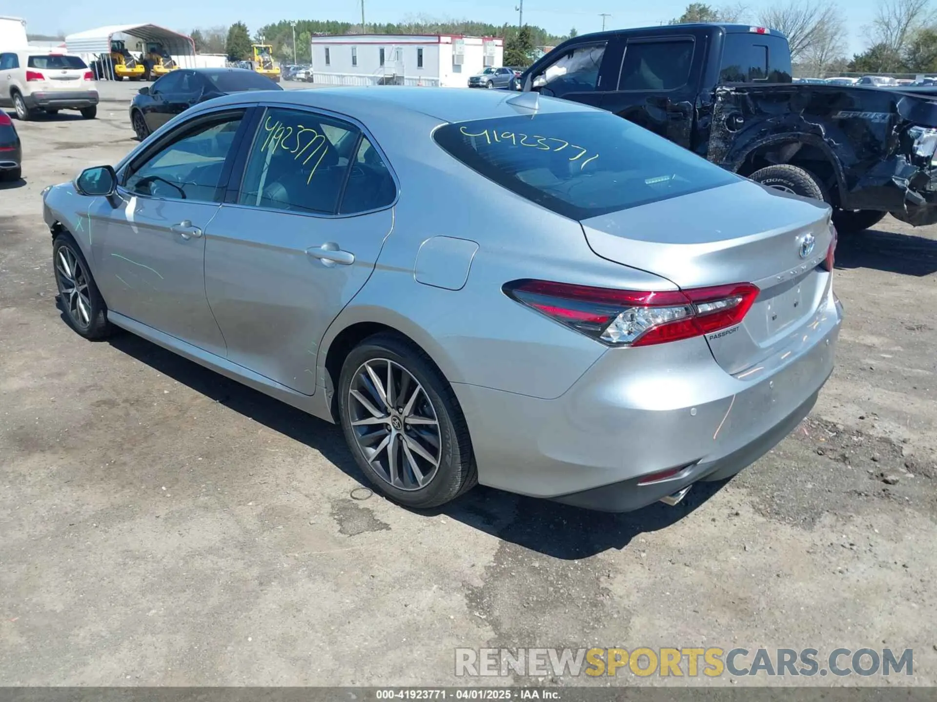 3 fotografías del automóvil dañado 4T1F31AK8PU618771 TOYOTA CAMRY 2023