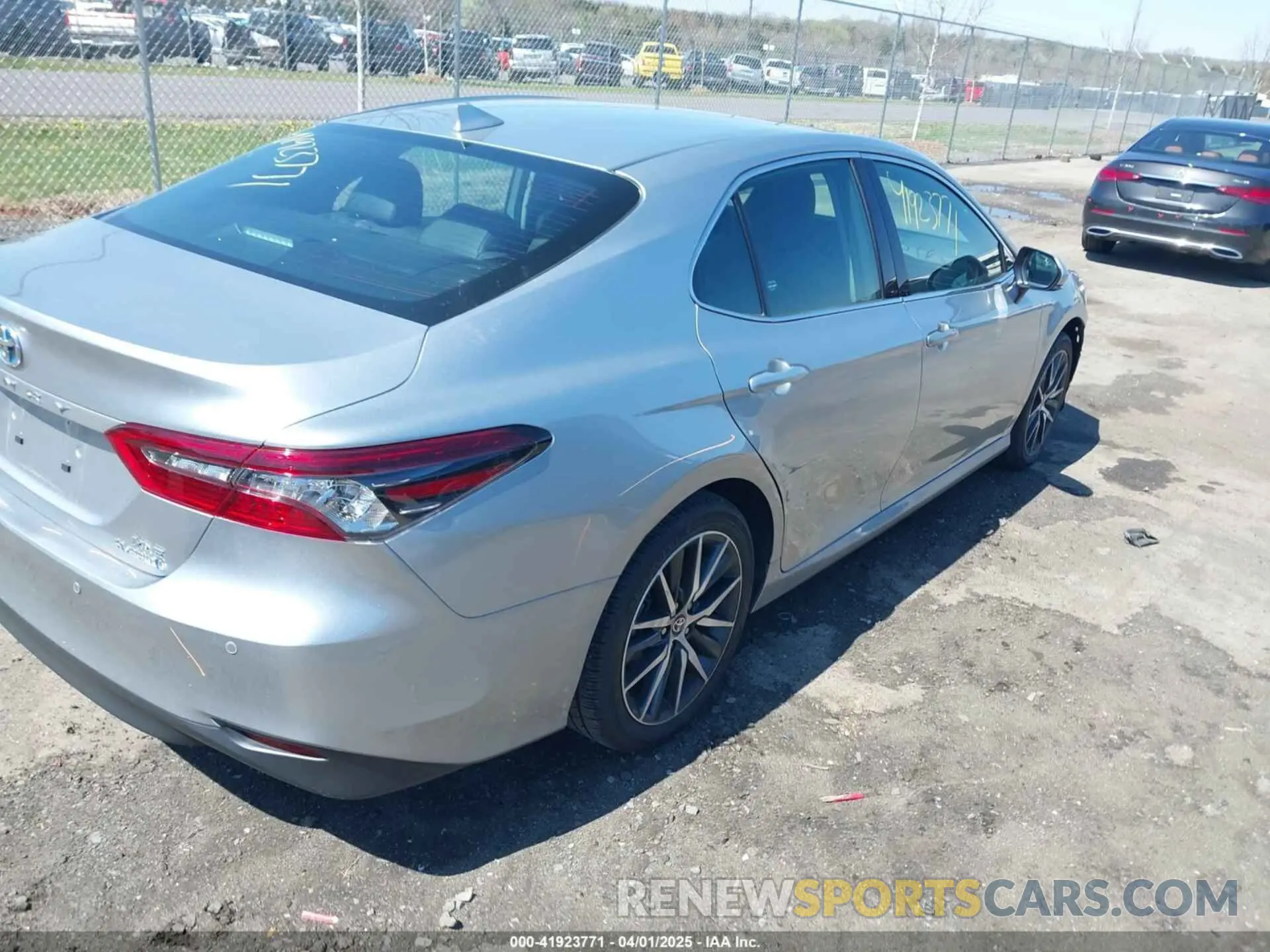 4 fotografías del automóvil dañado 4T1F31AK8PU618771 TOYOTA CAMRY 2023