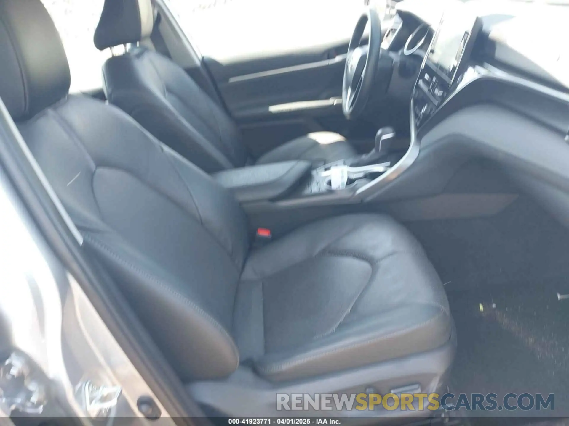 5 fotografías del automóvil dañado 4T1F31AK8PU618771 TOYOTA CAMRY 2023