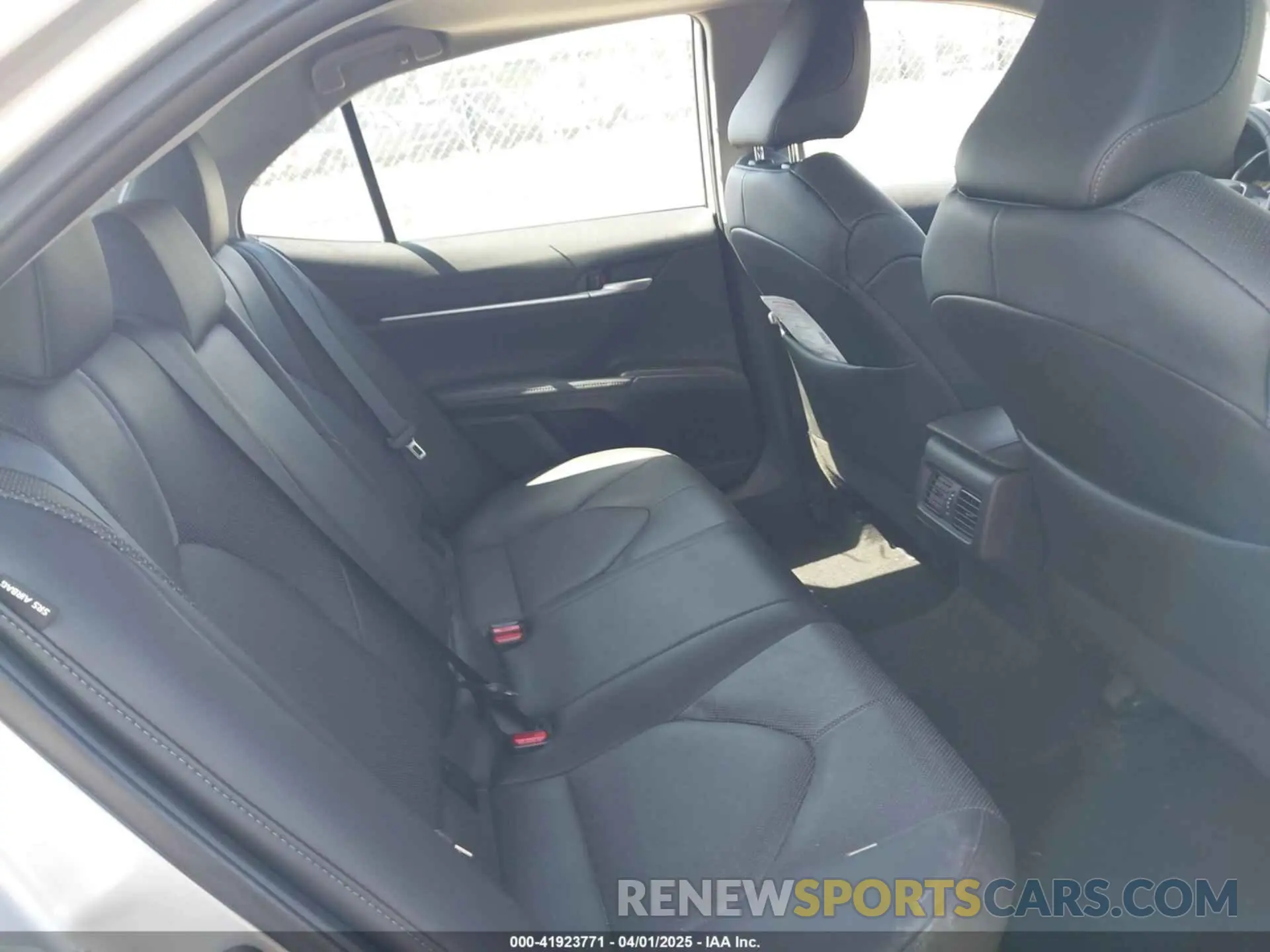 8 fotografías del automóvil dañado 4T1F31AK8PU618771 TOYOTA CAMRY 2023
