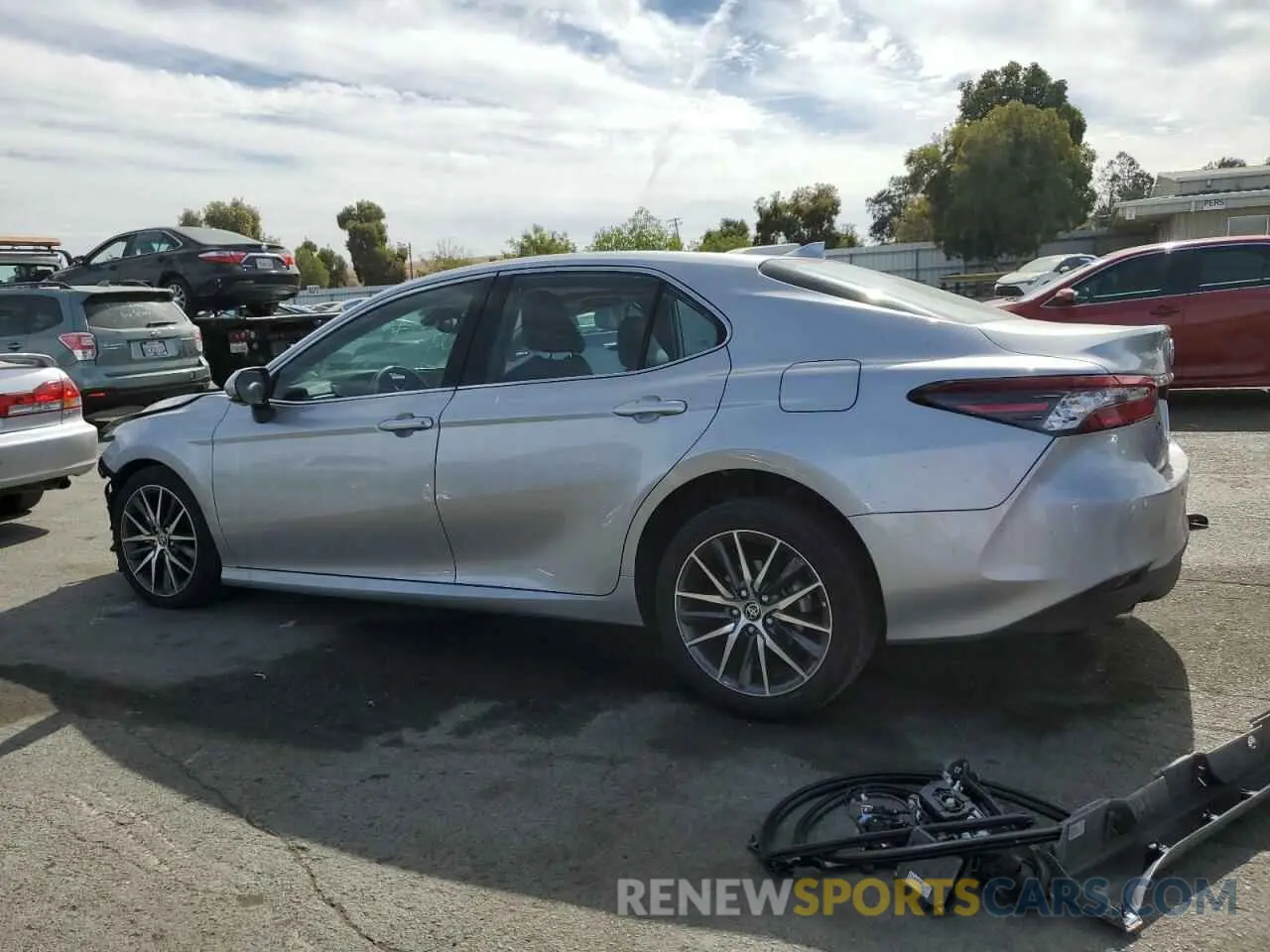 2 fotografías del automóvil dañado 4T1F31AK9PU607309 TOYOTA CAMRY 2023