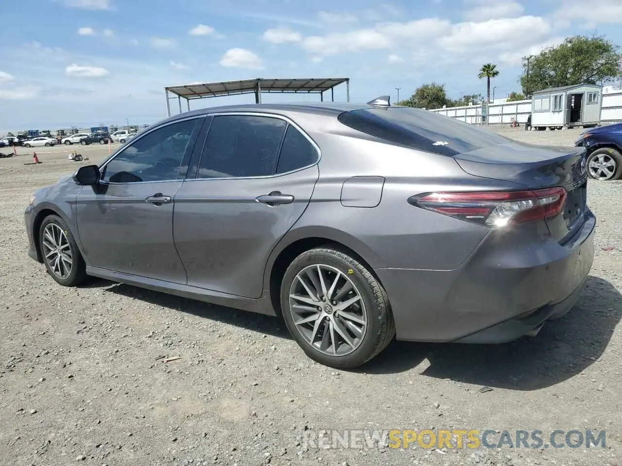 2 fotografías del automóvil dañado 4T1F31AK9PU620187 TOYOTA CAMRY 2023