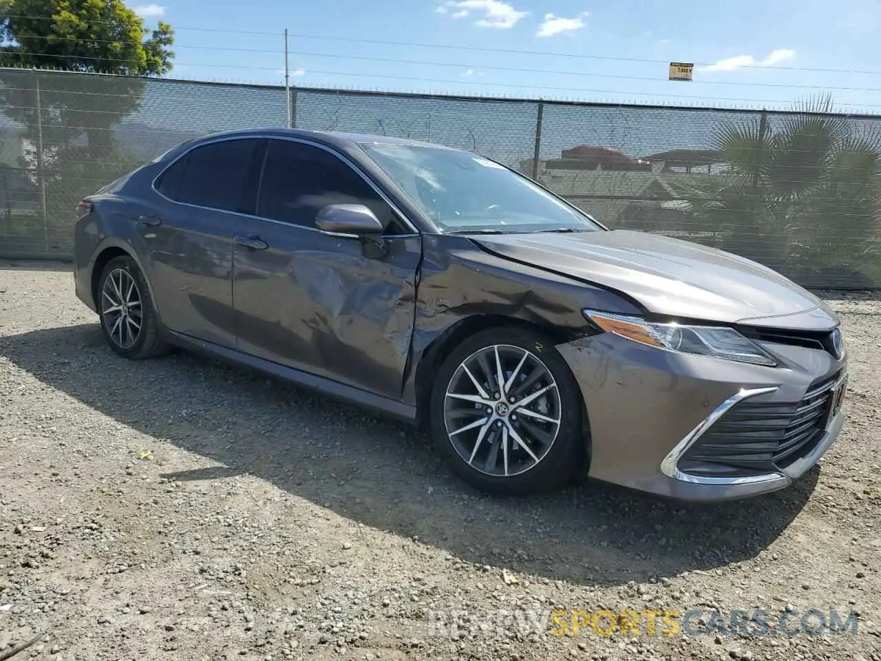 4 fotografías del automóvil dañado 4T1F31AK9PU620187 TOYOTA CAMRY 2023