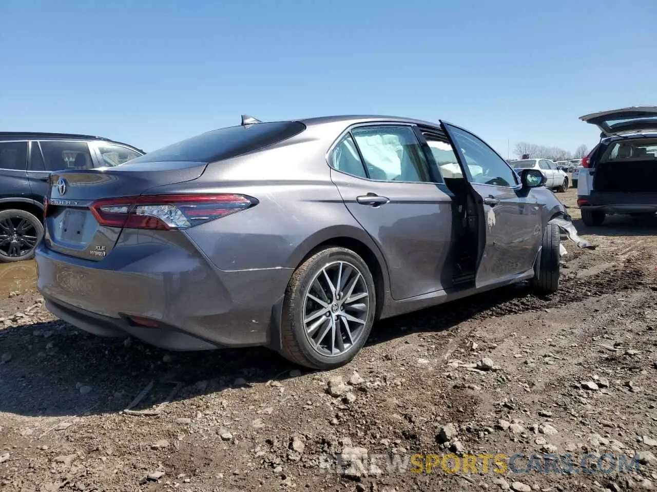 3 fotografías del automóvil dañado 4T1F31AKXPU052239 TOYOTA CAMRY 2023