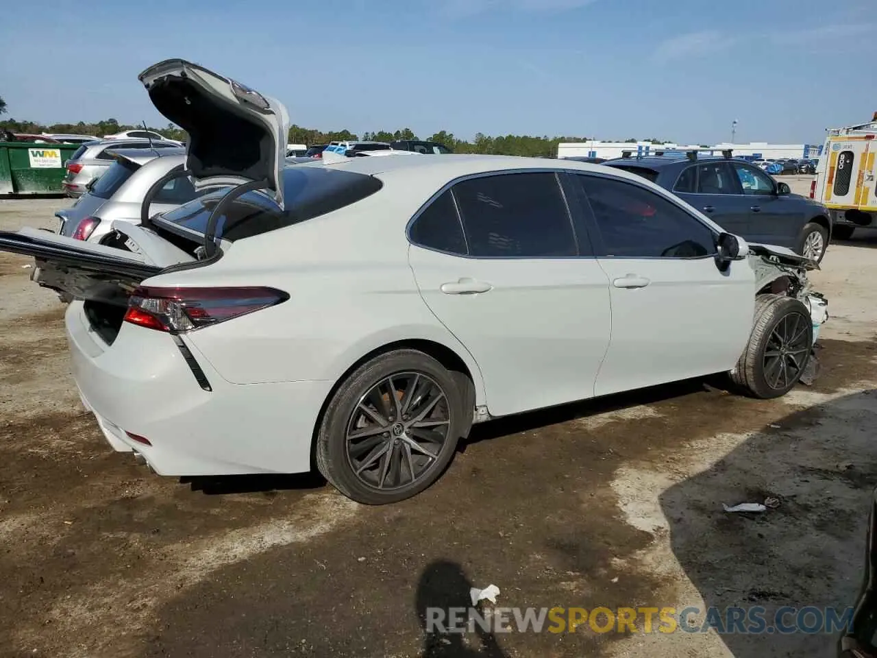 3 fotografías del automóvil dañado 4T1G11AK0PU078343 TOYOTA CAMRY 2023