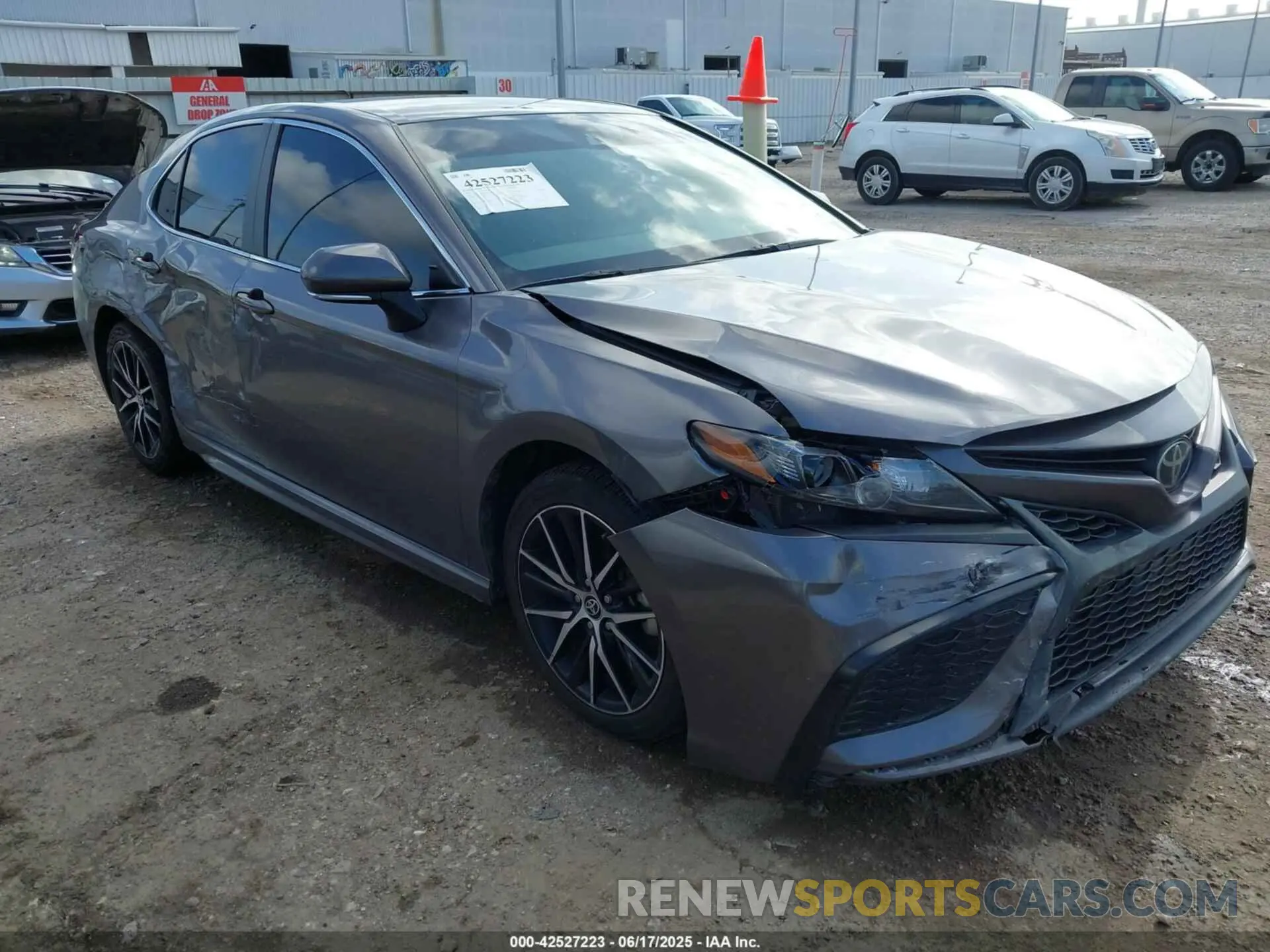1 fotografías del automóvil dañado 4T1G11AK0PU085602 TOYOTA CAMRY 2023