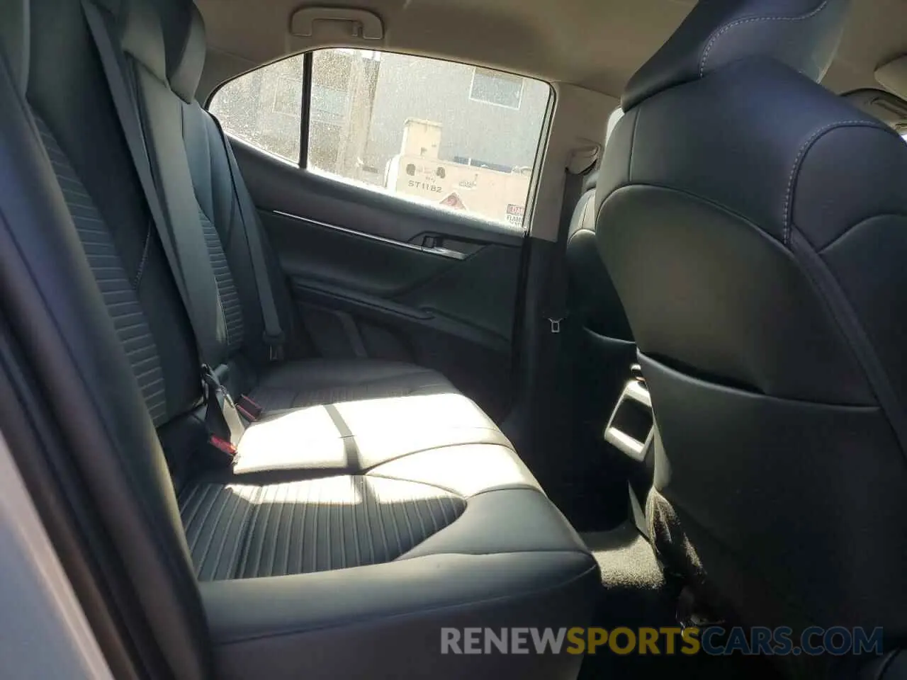 10 fotografías del automóvil dañado 4T1G11AK0PU110191 TOYOTA CAMRY 2023