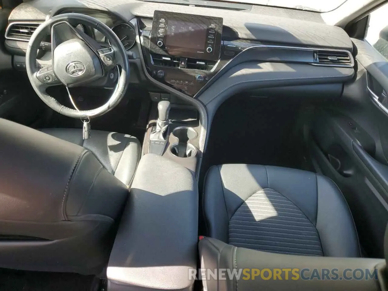 8 fotografías del automóvil dañado 4T1G11AK0PU110191 TOYOTA CAMRY 2023