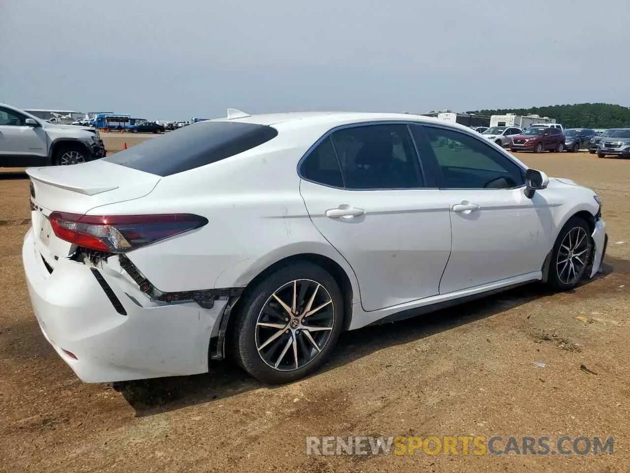 3 fotografías del automóvil dañado 4T1G11AK0PU729325 TOYOTA CAMRY 2023