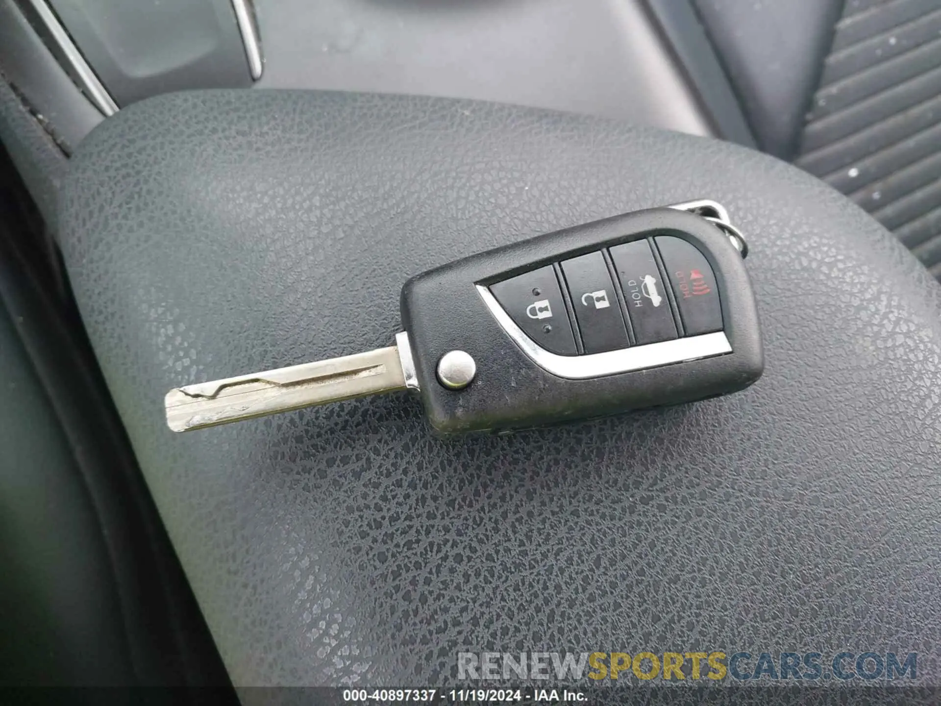 11 fotografías del automóvil dañado 4T1G11AK0PU729678 TOYOTA CAMRY 2023