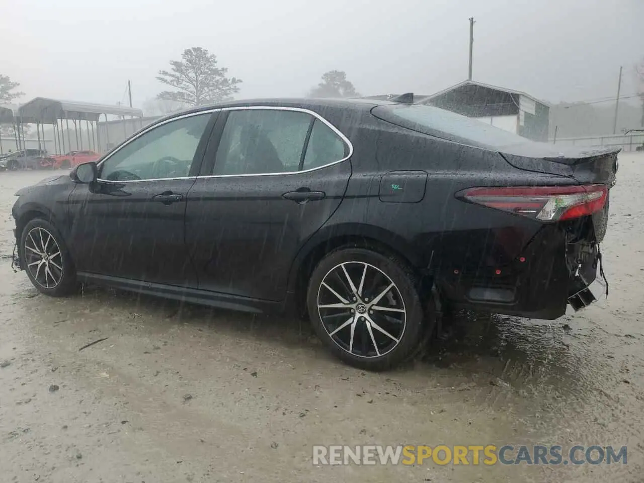 2 fotografías del automóvil dañado 4T1G11AK0PU737408 TOYOTA CAMRY 2023
