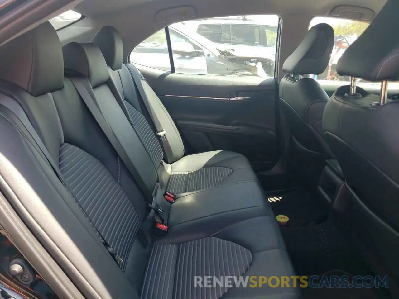 10 fotografías del automóvil dañado 4T1G11AK0PU747033 TOYOTA CAMRY 2023