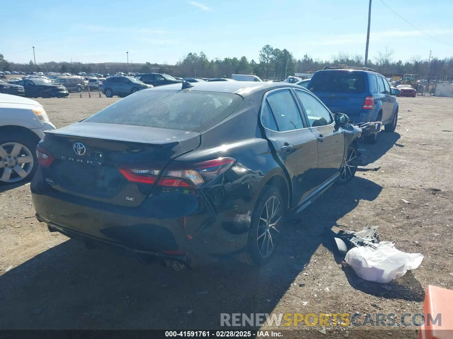 4 fotografías del automóvil dañado 4T1G11AK0PU747923 TOYOTA CAMRY 2023
