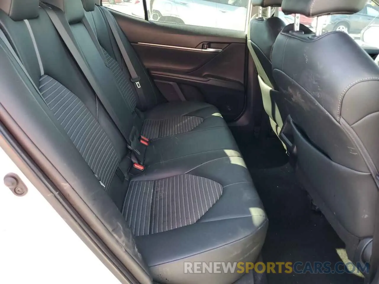 10 fotografías del automóvil dañado 4T1G11AK0PU748134 TOYOTA CAMRY 2023